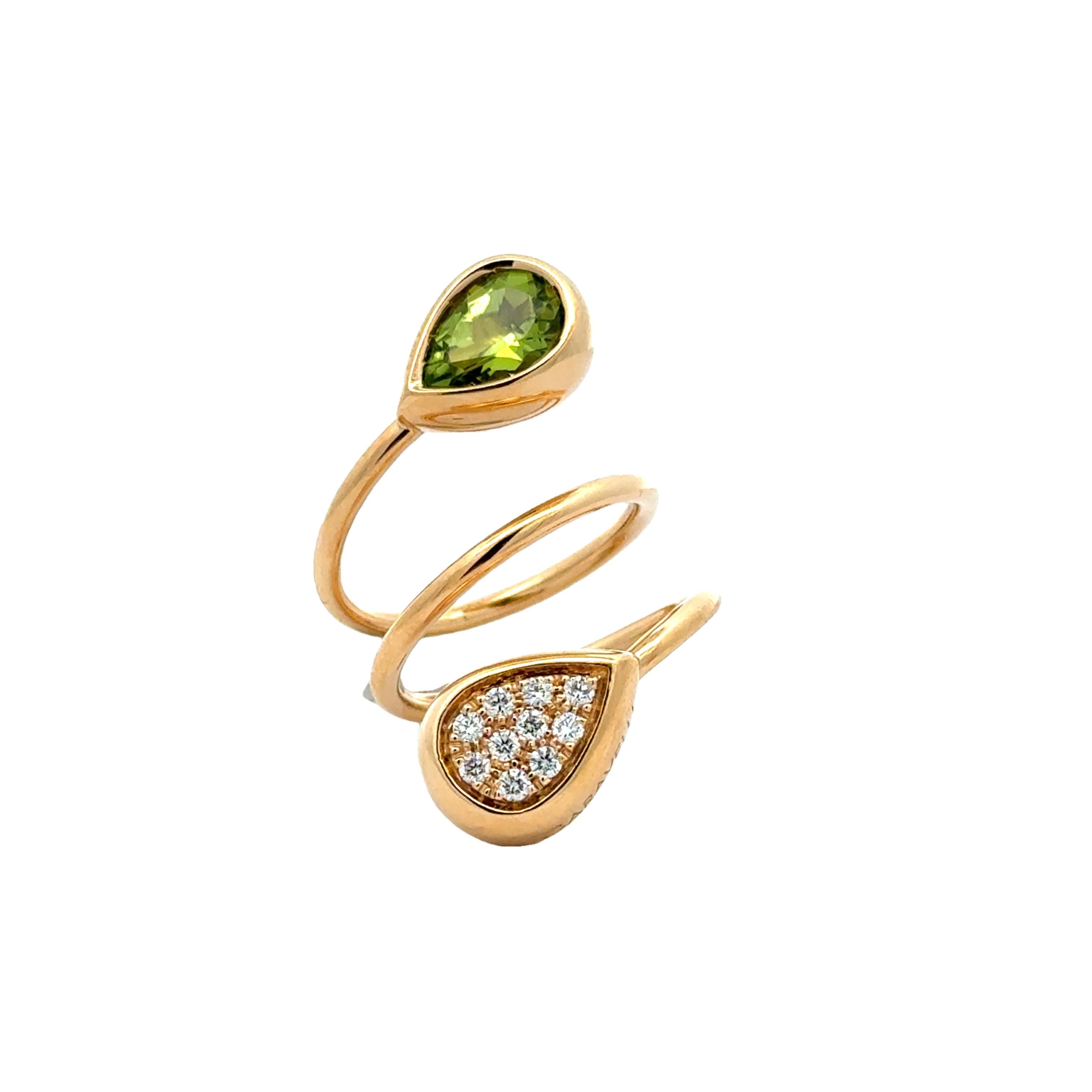Contemporary Garavelli 18 KT Yellow Gold Contrarier Ring with Peridot and Pavè Diamond Drops For Sale