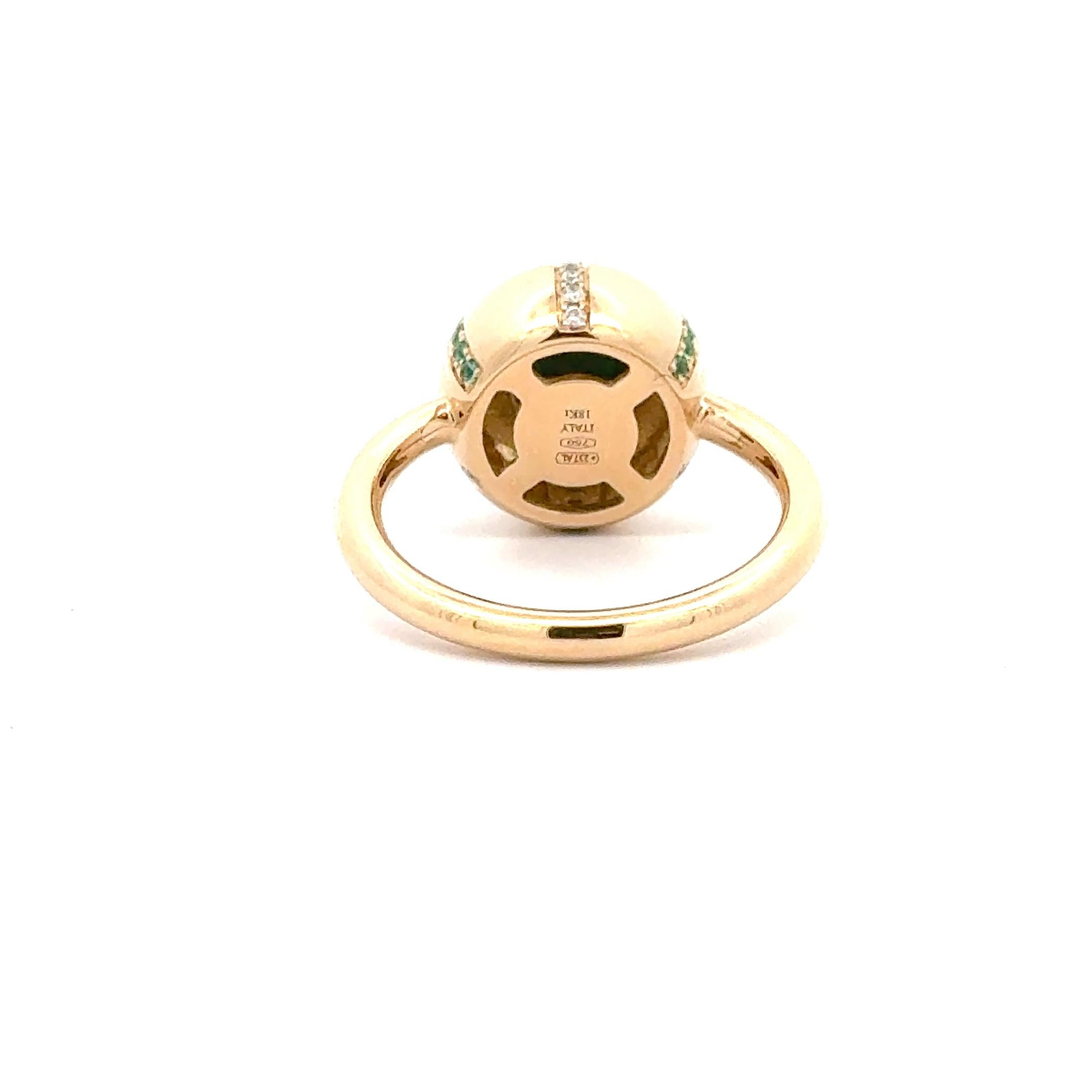 Garavelli 18 KT Yellow Gold Ring with cabochon malachite, diamonds and emeralds In New Condition For Sale In Valenza, IT