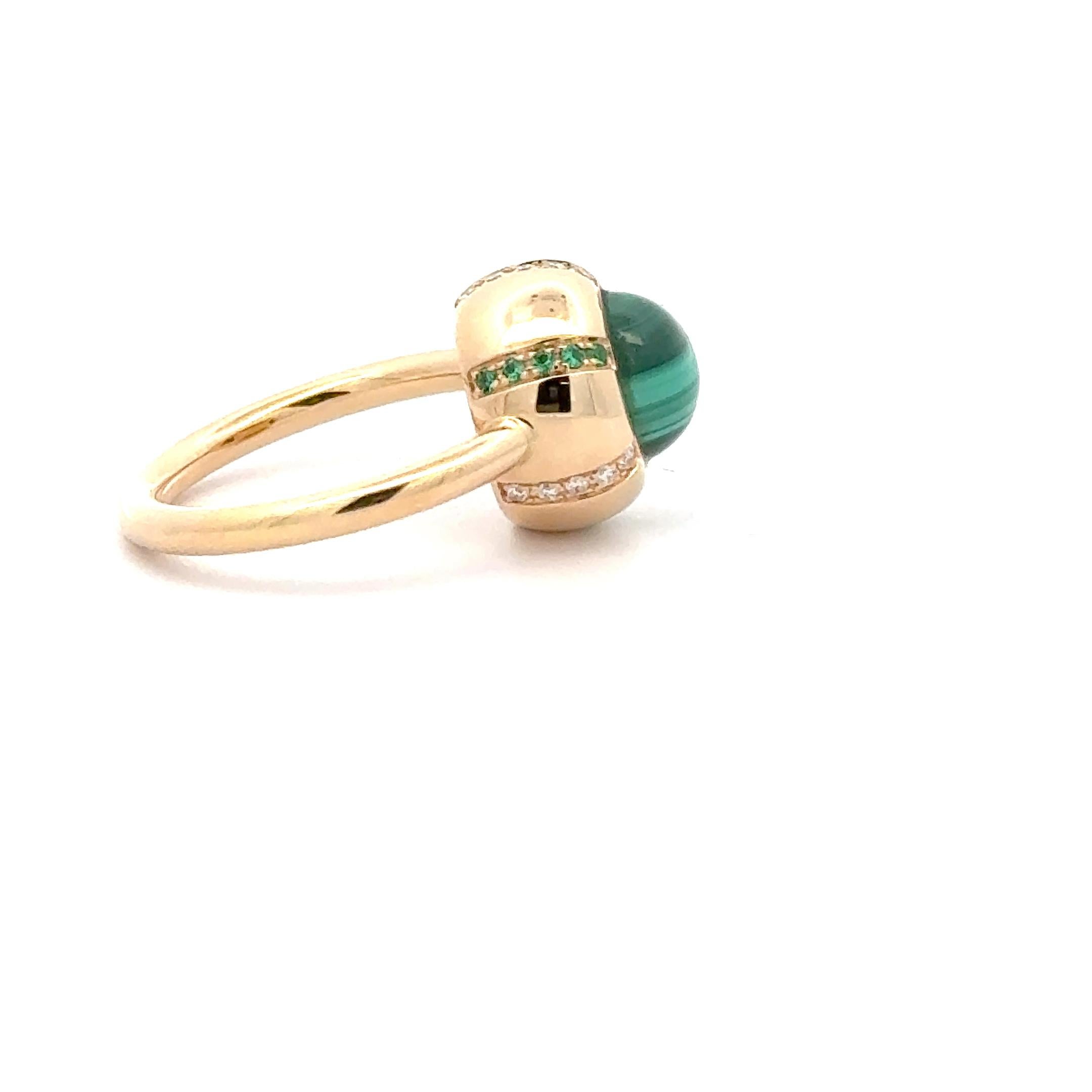 Women's Garavelli 18 KT Yellow Gold Ring with cabochon malachite, diamonds and emeralds For Sale