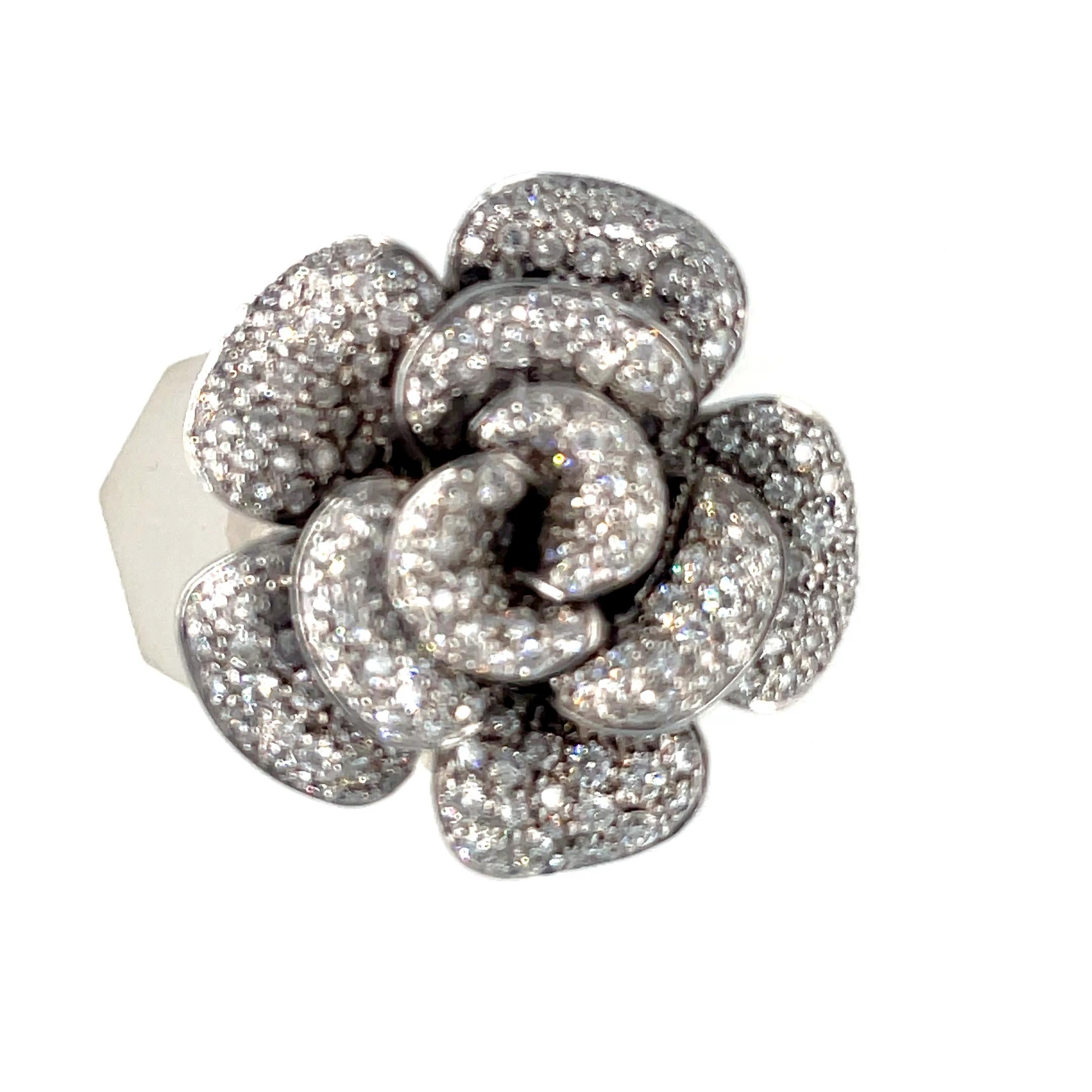 Garavelli 18k White Gold 5.15 ct Diamond Flower Ring Size 7.75 For Sale 6