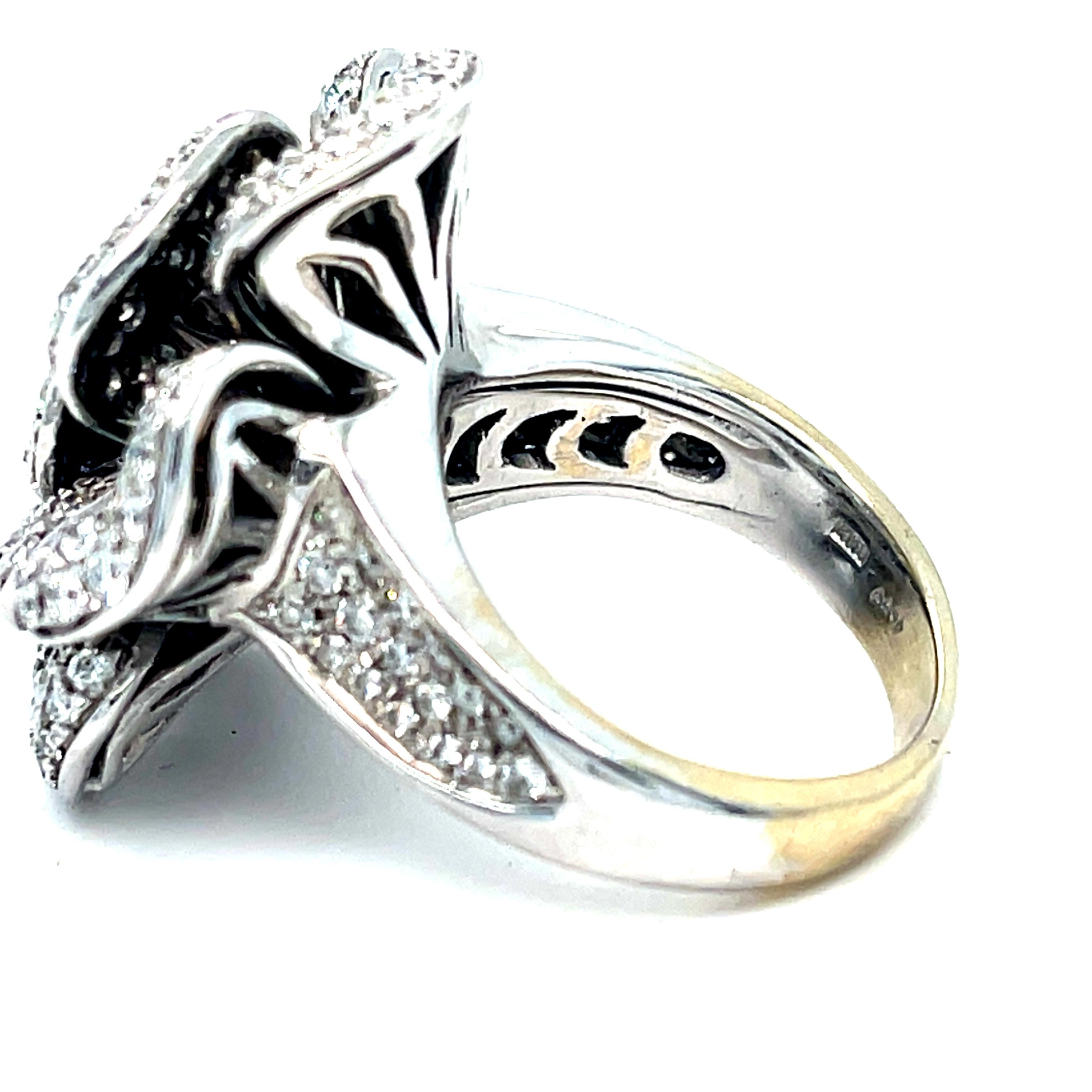 Garavelli 18k White Gold 5.15 ct Diamond Flower Ring Size 7.75 In Good Condition For Sale In Sherman Oaks, CA