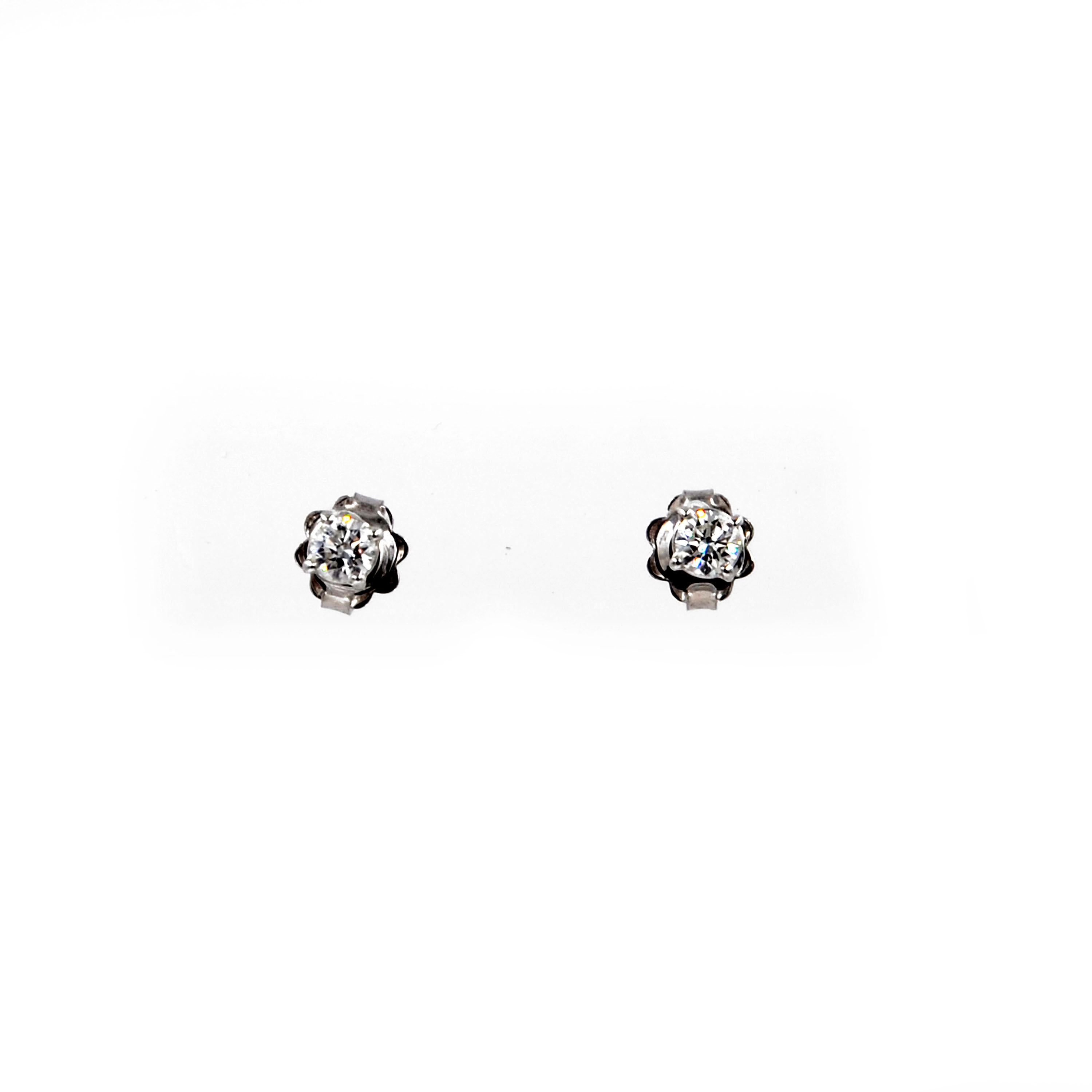 Garavelli 18 Karat White Gold Diamonds Stud Earrings 1