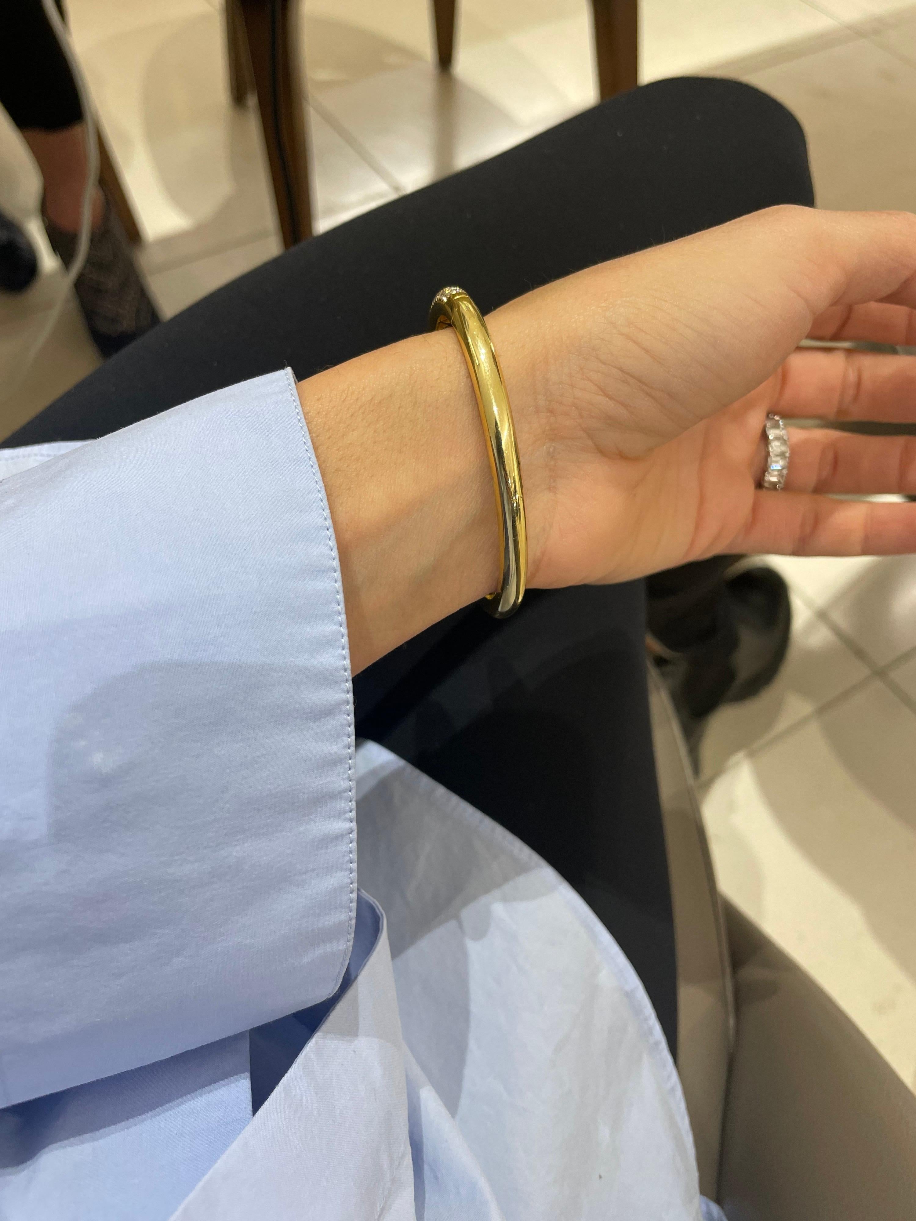Contemporary Garavelli 18Kt Yellow Gold 3.90Ct Pave' Diamond Bangle Bracelet For Sale