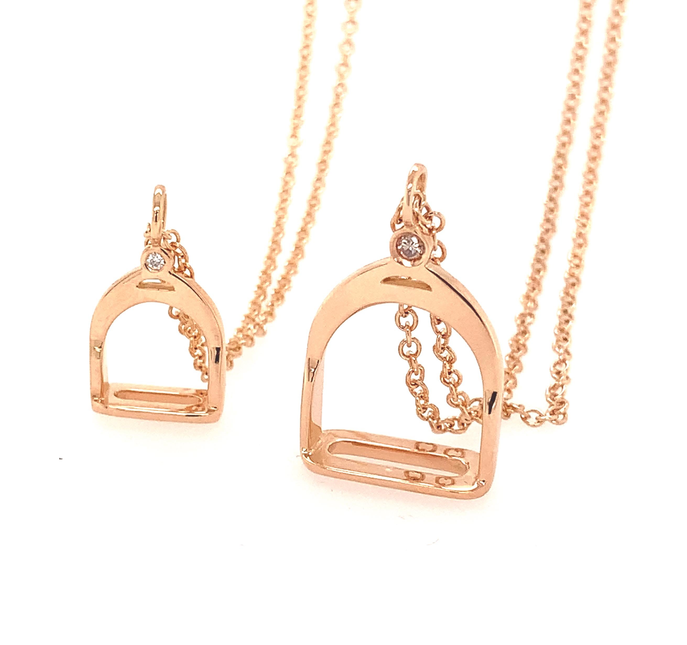 Garavelli 18 Karat Yellow Gold Pendant Necklace from Staffe Collection, featuring White diamond accent. Made in Valenza, Italy
Stirrup is 15mm tall and have one White diamond.
Total Chain length 16