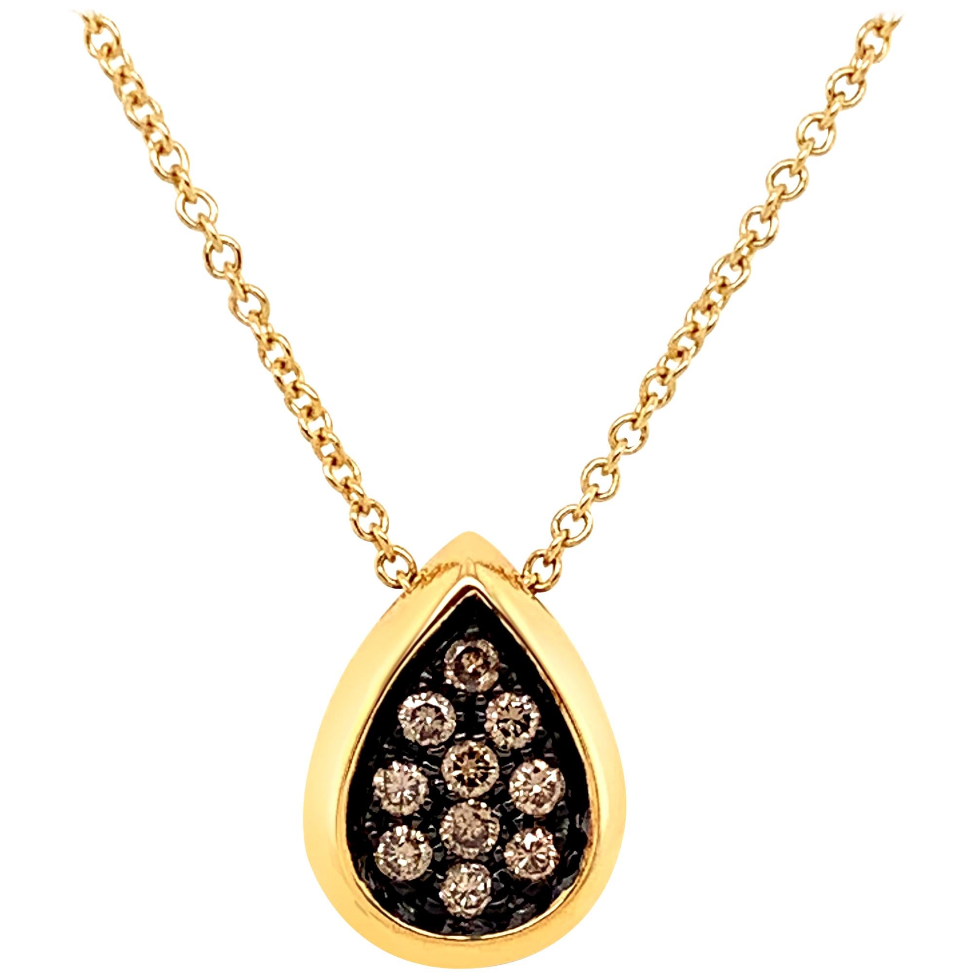 Diamond Butterfly Garavelli Pendant in 18 Karat Gold For Sale at 1stDibs