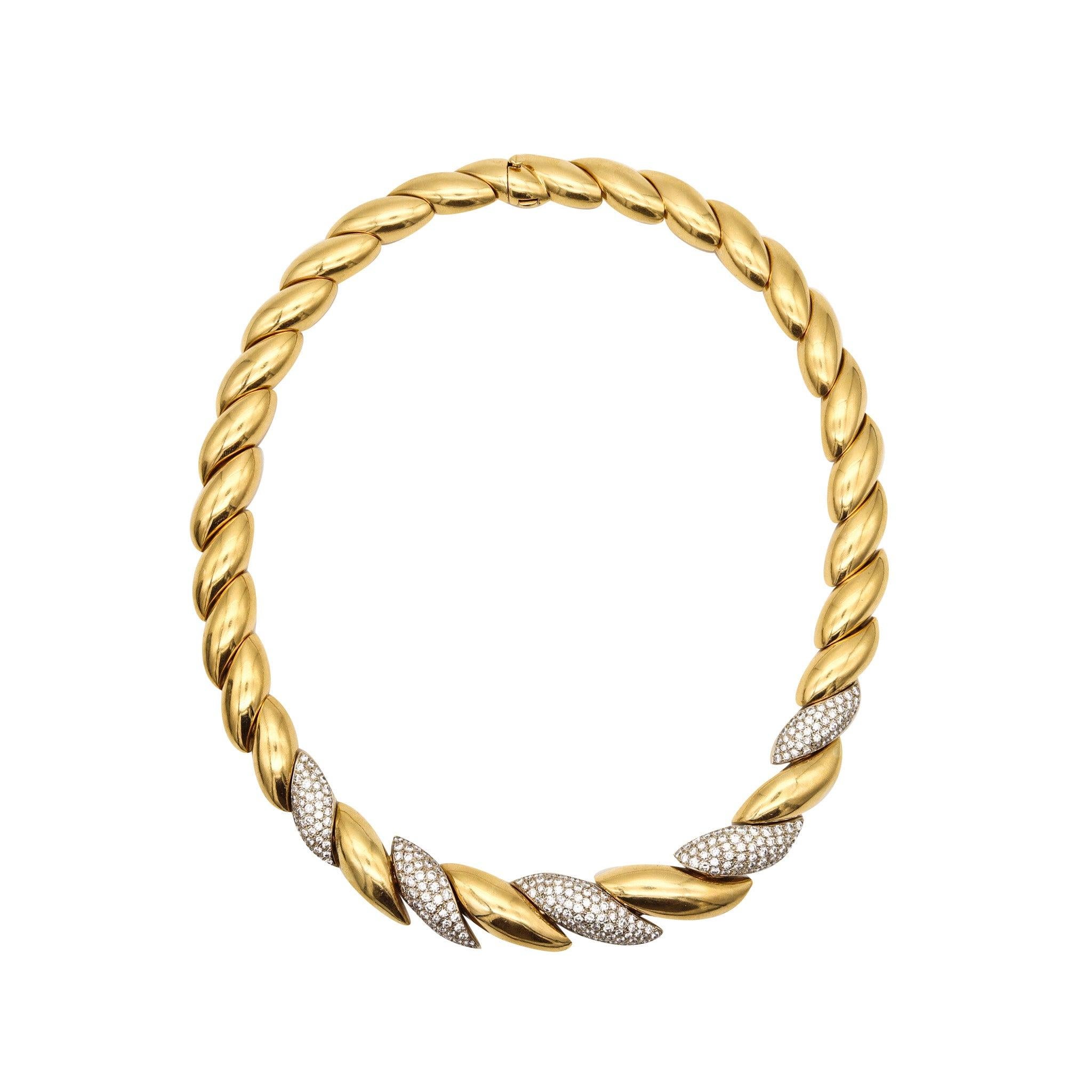 Garavelli Collana Gala Graduata in Oro Giallo 18Kt con 10,32 Ctw di Diamanti in vendita 2