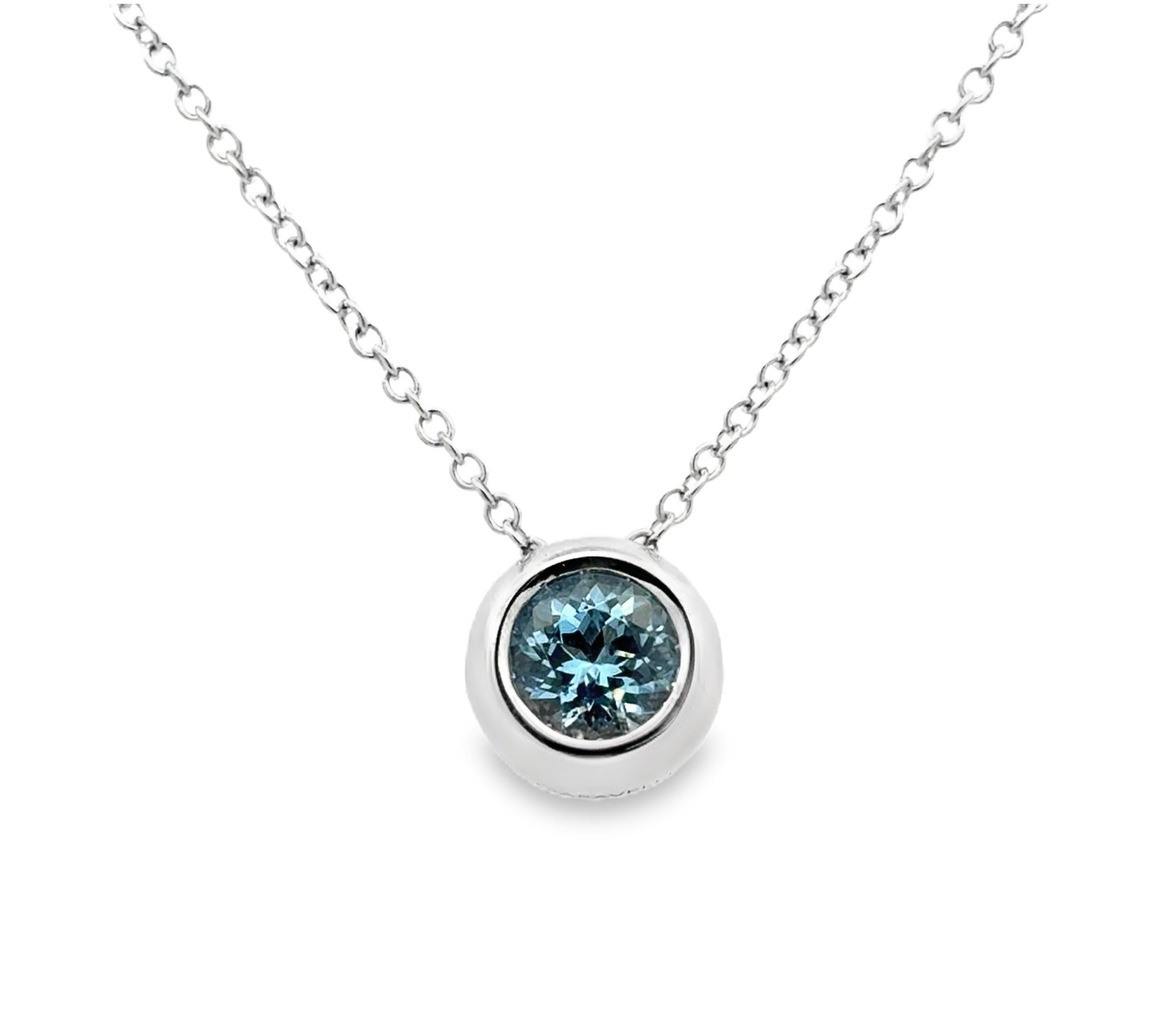 Garavelli  Round Pendant in 18 Kt White Gold with Aquamarine For Sale 5