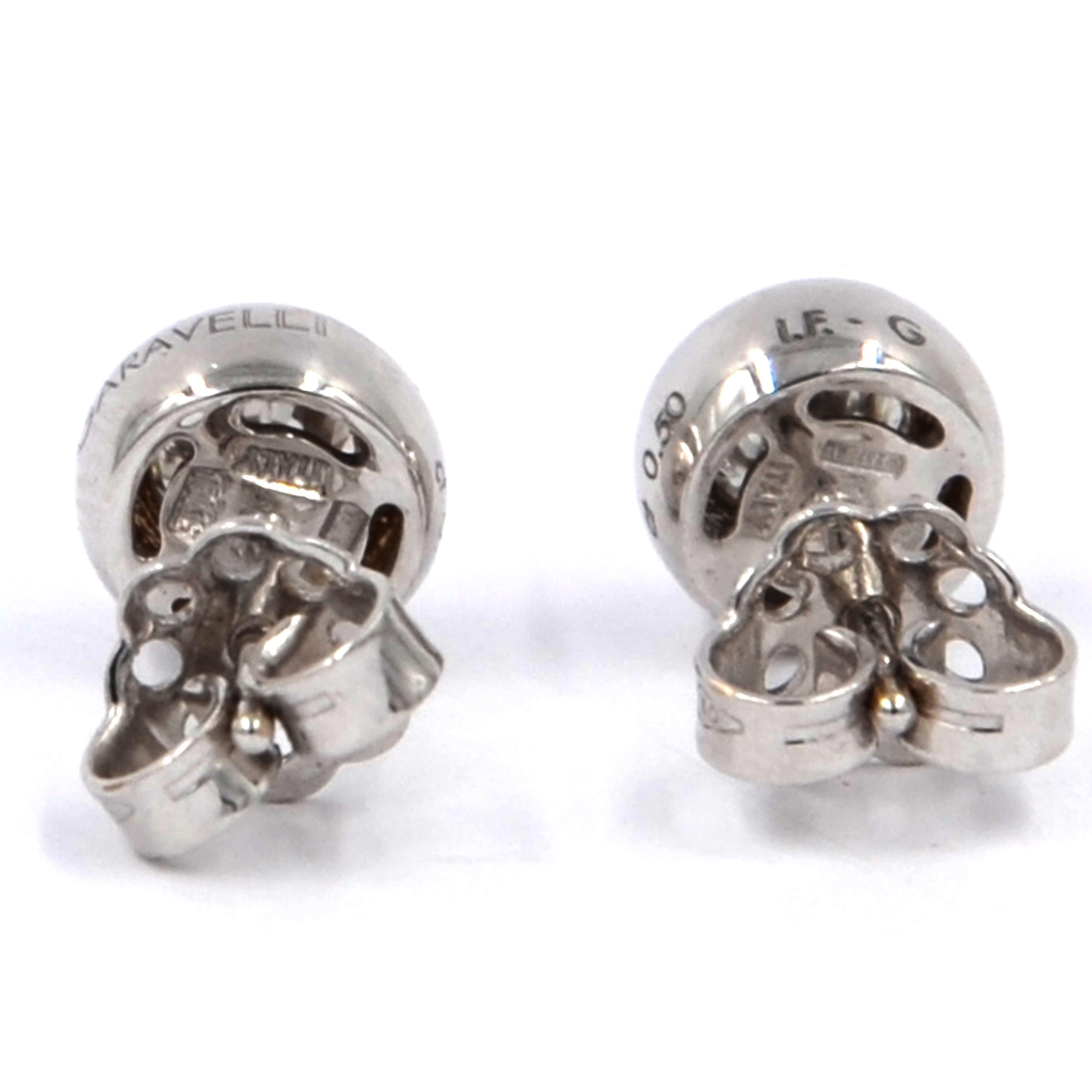 Garavelli White Gold Pave Diamonds Studs from New Giotto Collection.
18kt white gold studs, set in white diamonds pavè., featuring carat 0.18 in 7 white diamonds.
Perfect for the everyday touch of class.
Can be also available in rose or yellow gold.