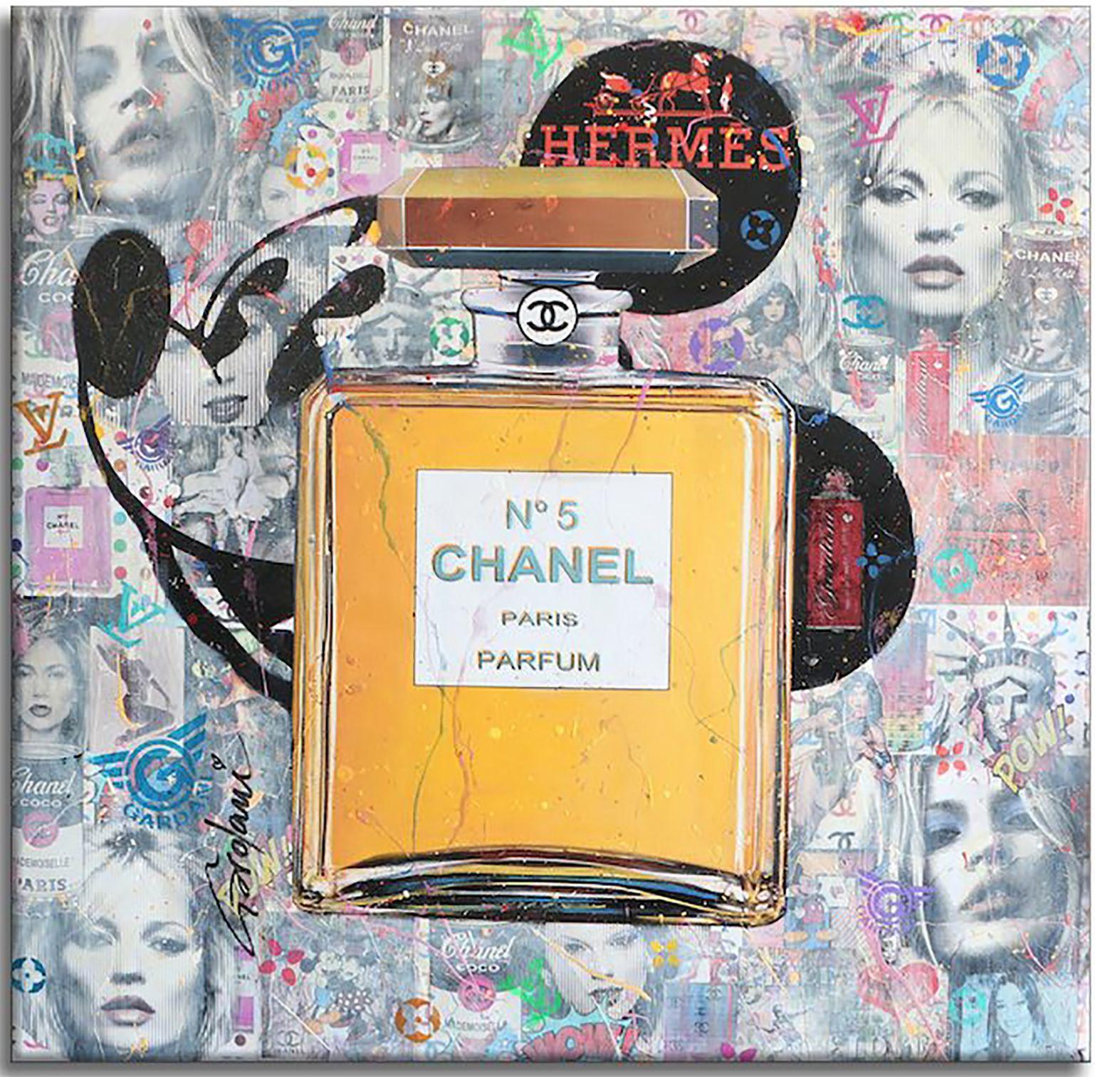 Chanel Paris parfum Mickey, peinture sur toile - Painting de Gardani Art
