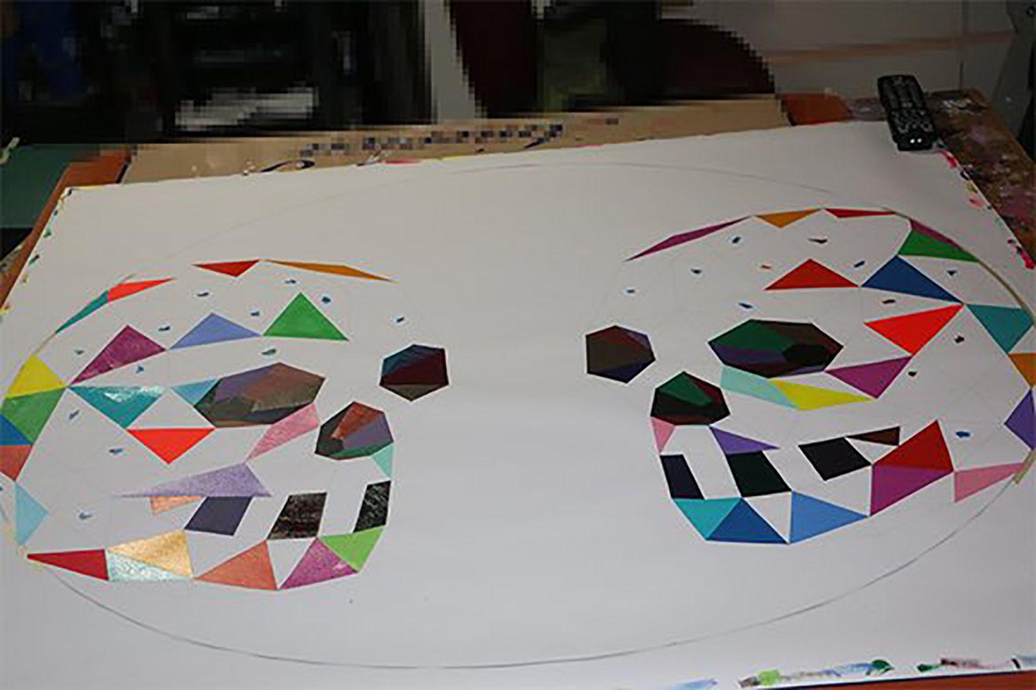 Medium:  Handbemalt mit Acryl, Schablonen auf Leinwand    Bewegung und Stil: Zeitgenössische Kunst    Größe: 40 x 40 Zoll.    Zustand: Ausgezeichnet.    Kunstwerk: aufgespannt und hängefertig, nicht gerahmt    Gestreckt: Um Holzstäbe gewickelt 1,5