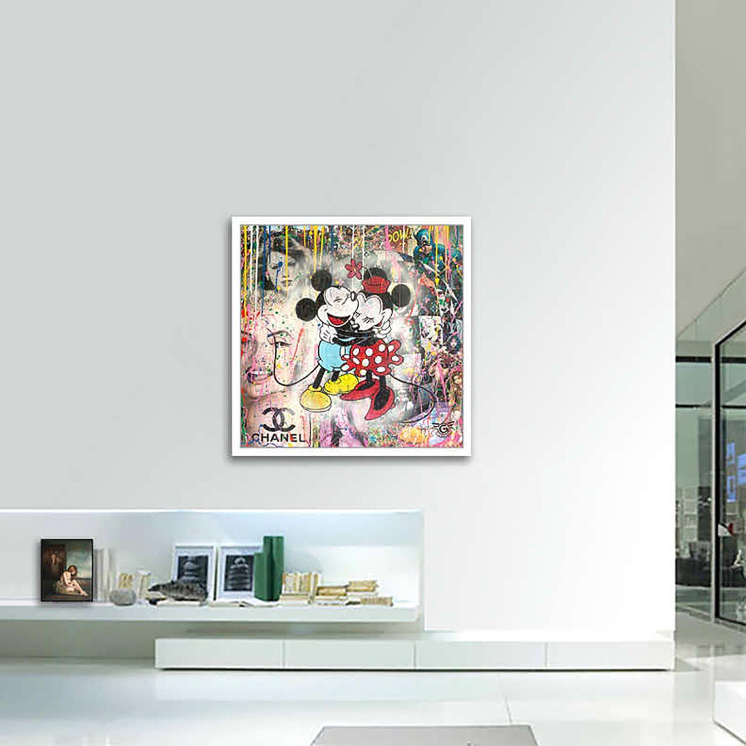 Mickey Hug in Paris - Peinture sur toile originale, peinture, acrylique sur toile en vente 2