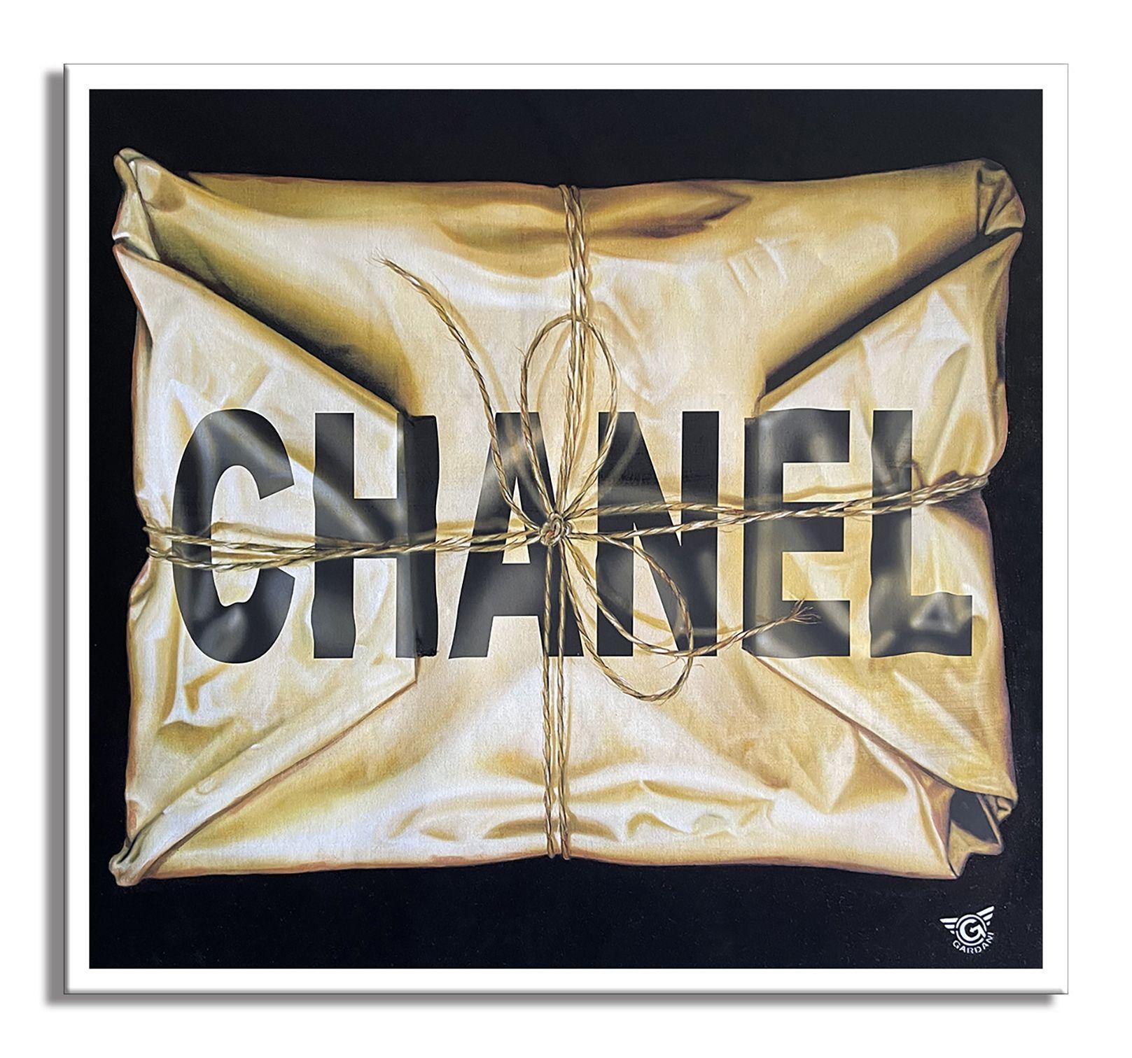 Enveloppé avec Chanel noir, Peinture, Huile sur toile - Pop Art Painting par Gardani Art