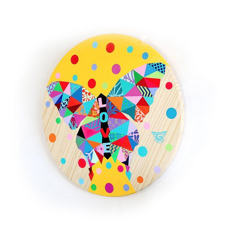 Einzigartiges Pop-Art-Gemälde auf Holz von Gardani für Sie erhältlich. Handsigniert vom Künstler, mit offiziellem Gardani-Echtheitszertifikat mit einer einzigartigen Dollarschein-Sequenz als Registrierungsnummer für das Kunstwerk/den Verkauf.   