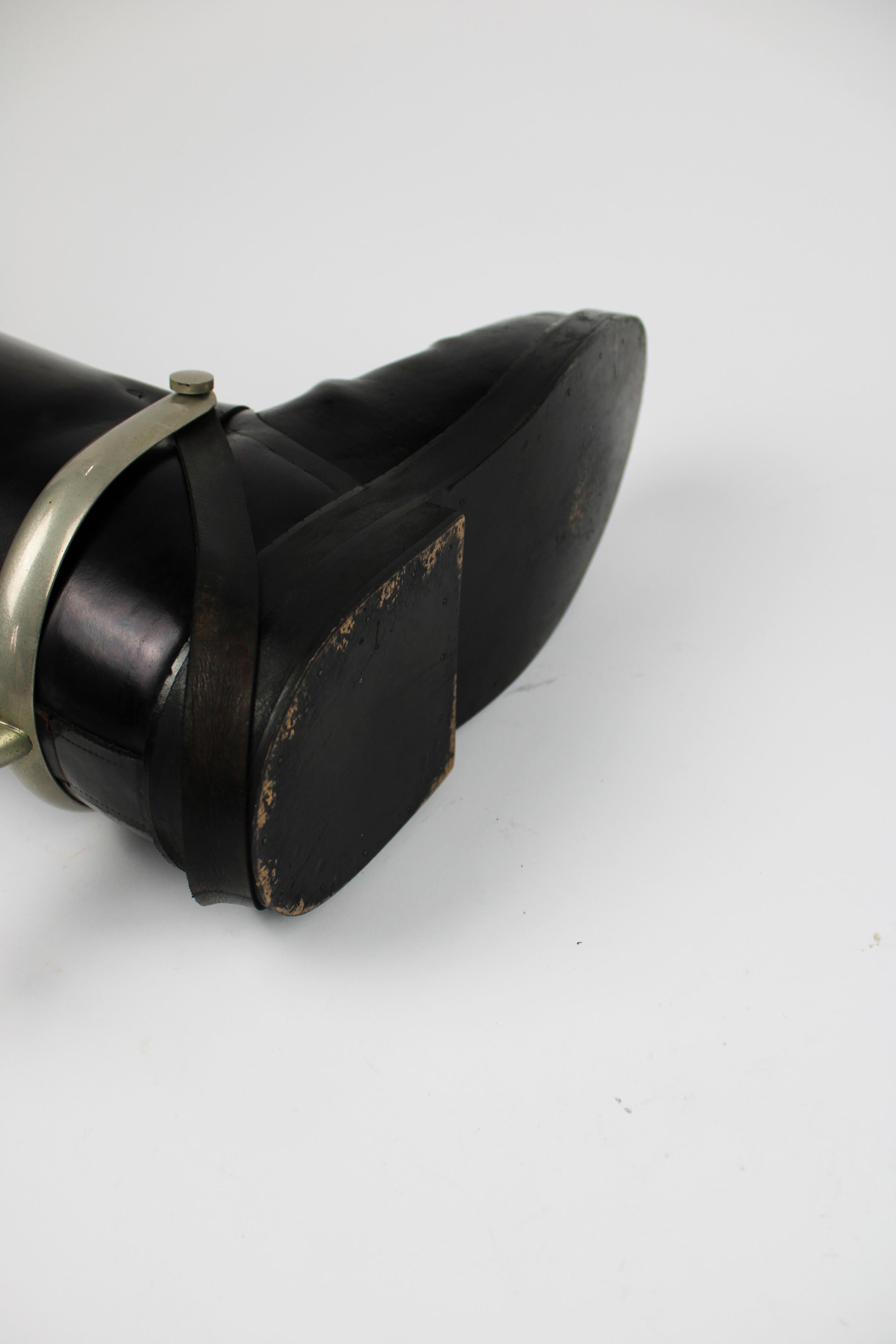 Garde Republicaine Boot leather Umbrella stand Mid century Modern 1950's Italy For Sale 6