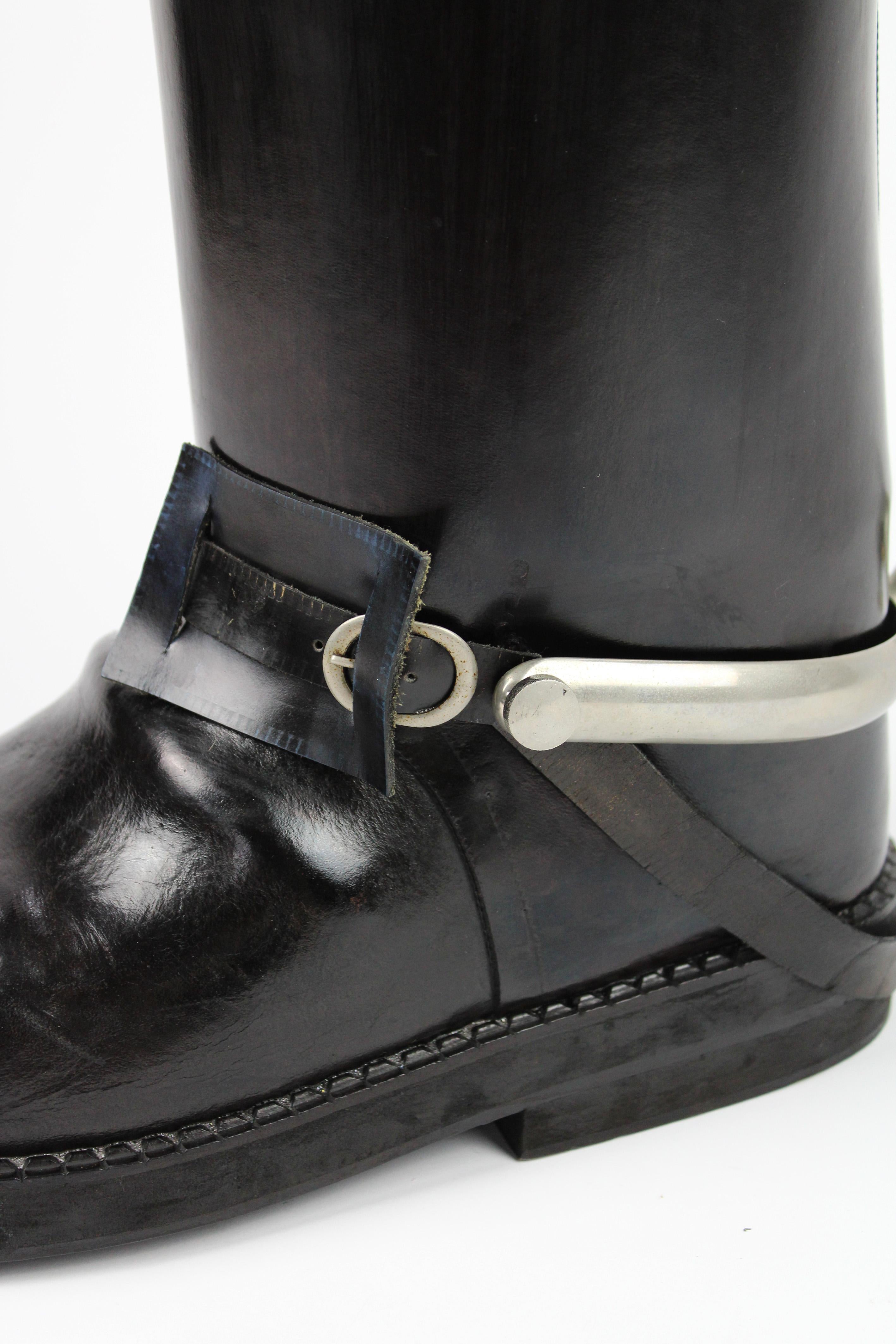 Garde Republicaine Boot leather Umbrella stand Mid century Modern 1950's Italy In Good Condition For Sale In Antwerpen, BE