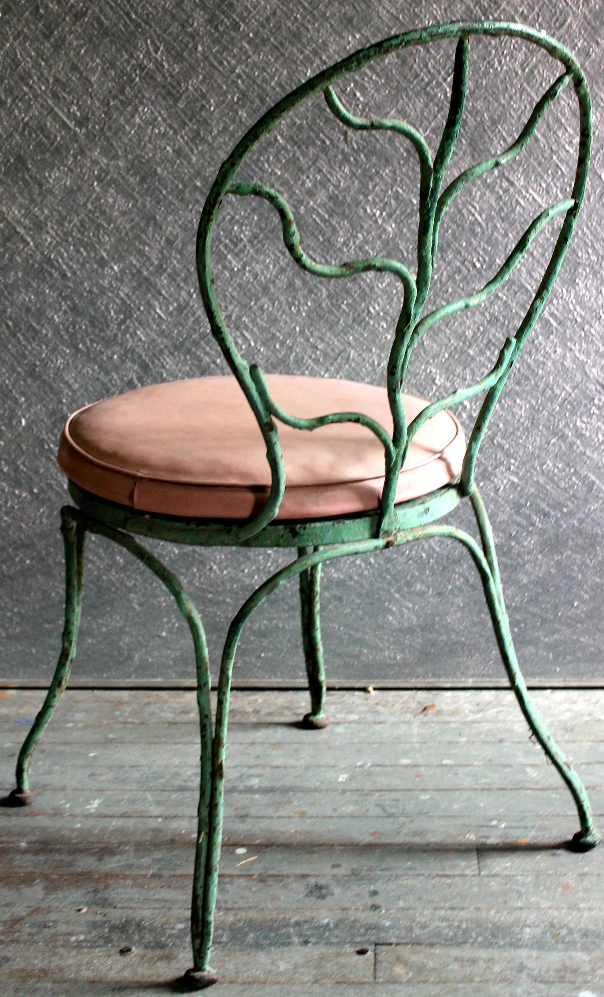 Sedia da giardino delle Fonderie Durenne nello stile di Jean-Michel Frank In condizioni discrete in vendita a Sharon, CT
