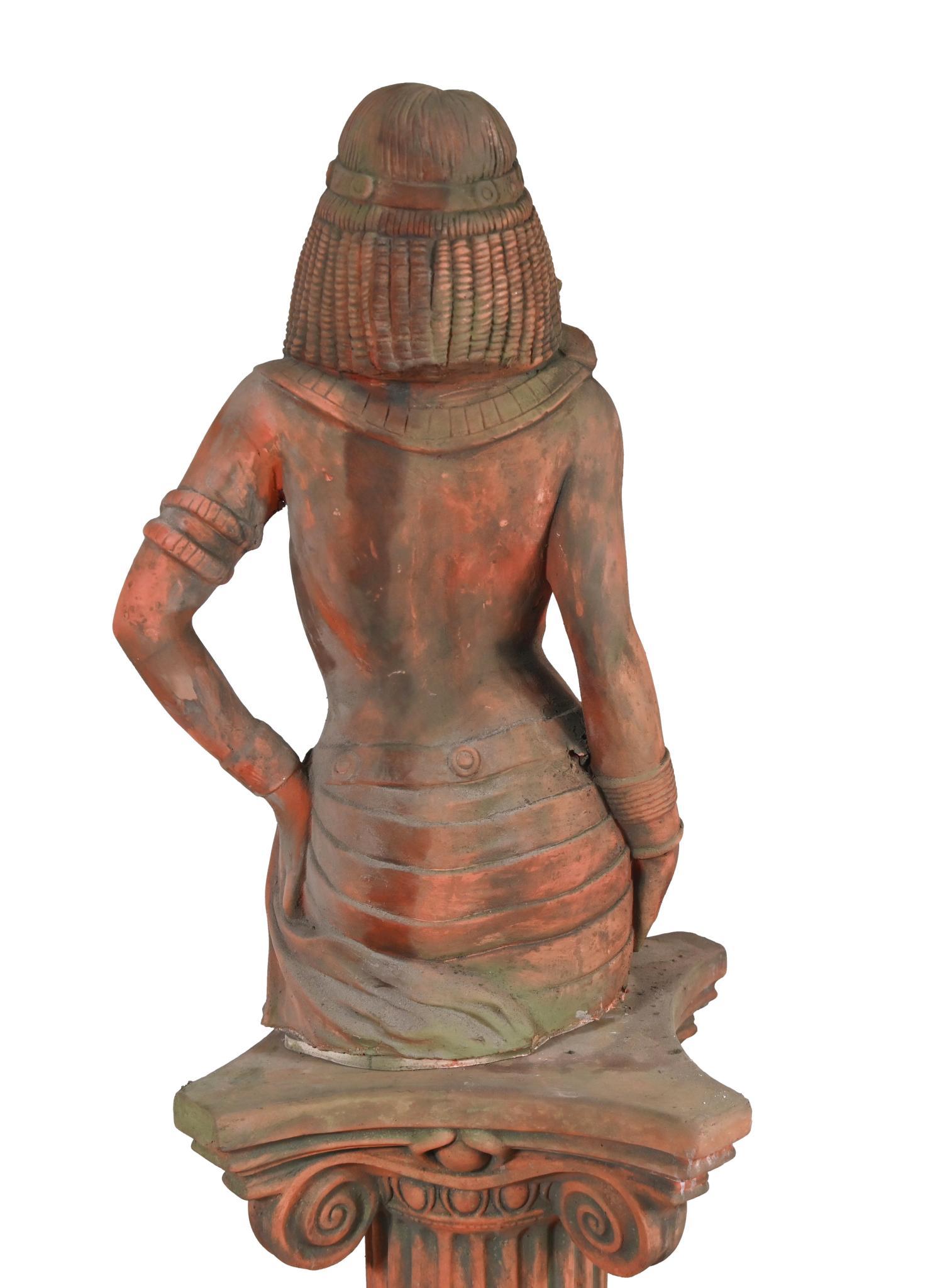Jardin Statue Cléopâtre Terracotta Classique Colonne Ionique Stand Bon état - En vente à Potters Bar, GB
