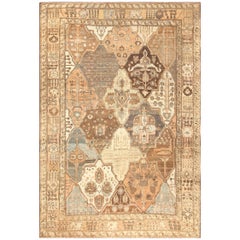 Tapis persan Bakhtiari ancien à motif de jardin. 11 pieds x 16 pieds