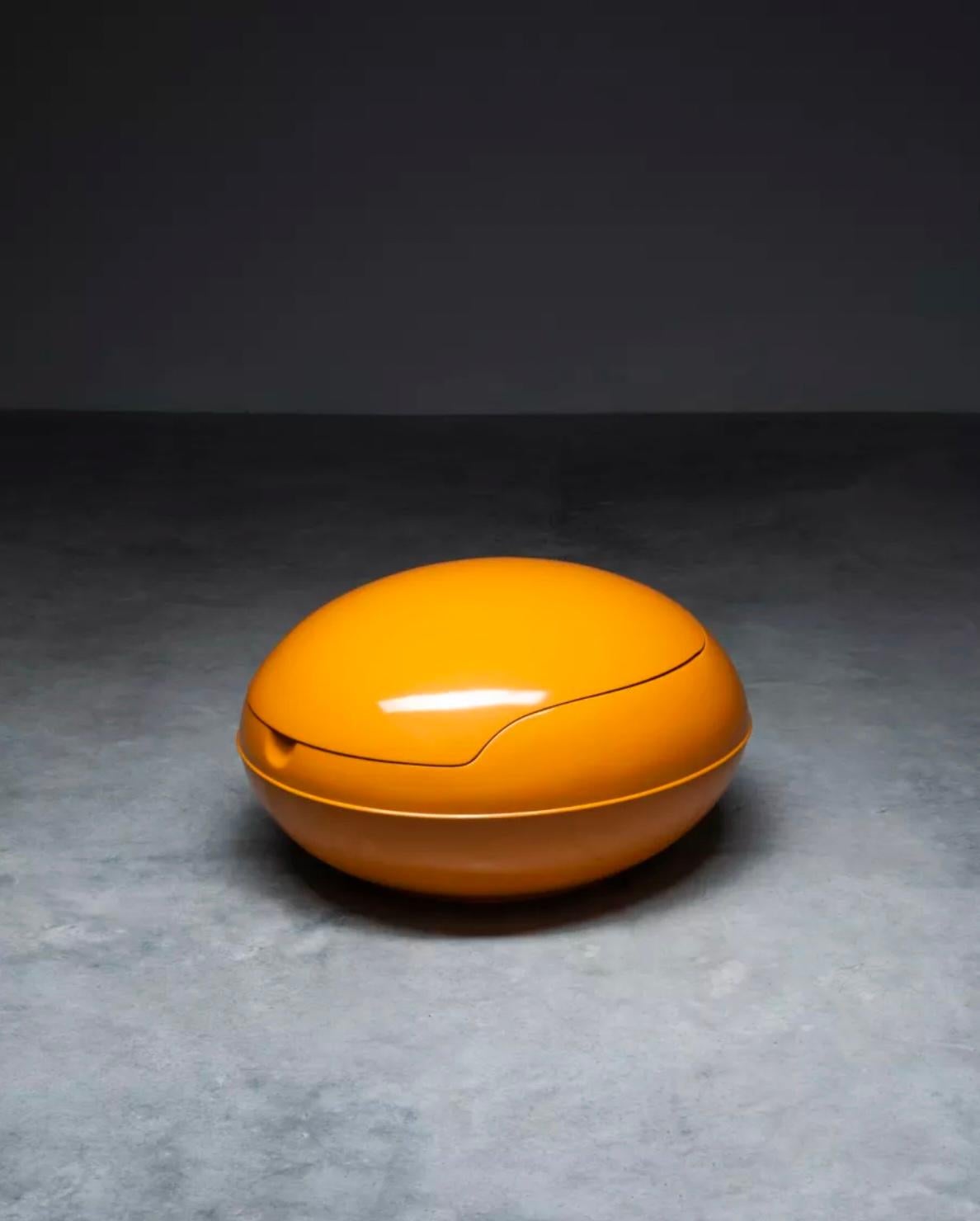 Stuhl „Garden Egg“ – Peter Ghyczy (20. Jahrhundert)