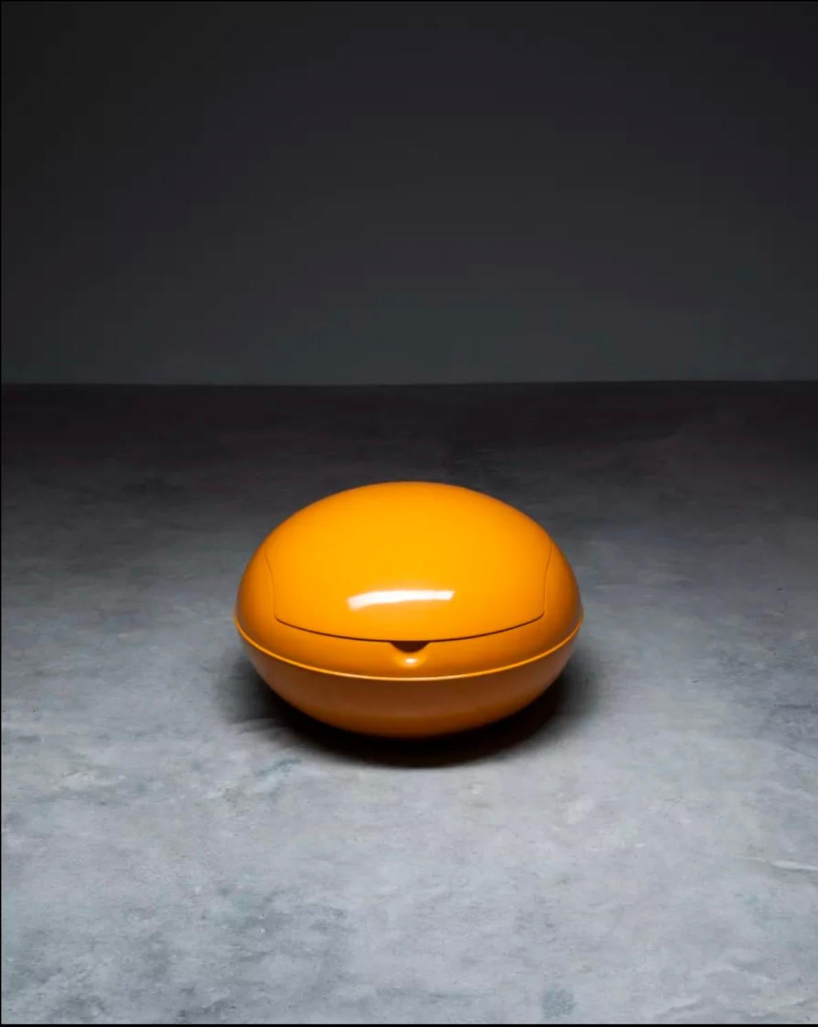 Stuhl „Garden Egg“ – Peter Ghyczy (Kunststoff)