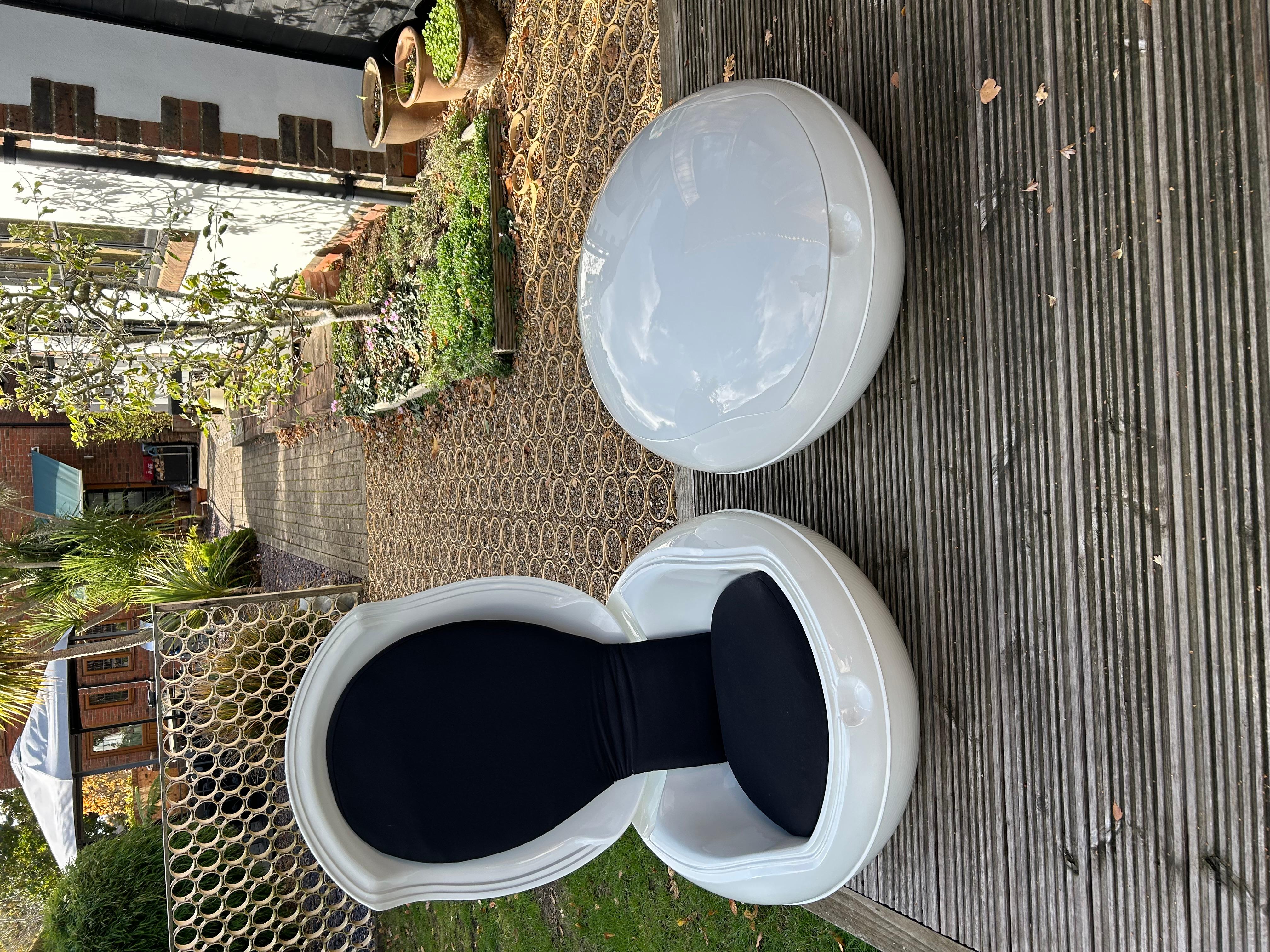 Garten-Eierstühle von Peter Ghyczy für Reuters (Space Age) im Angebot