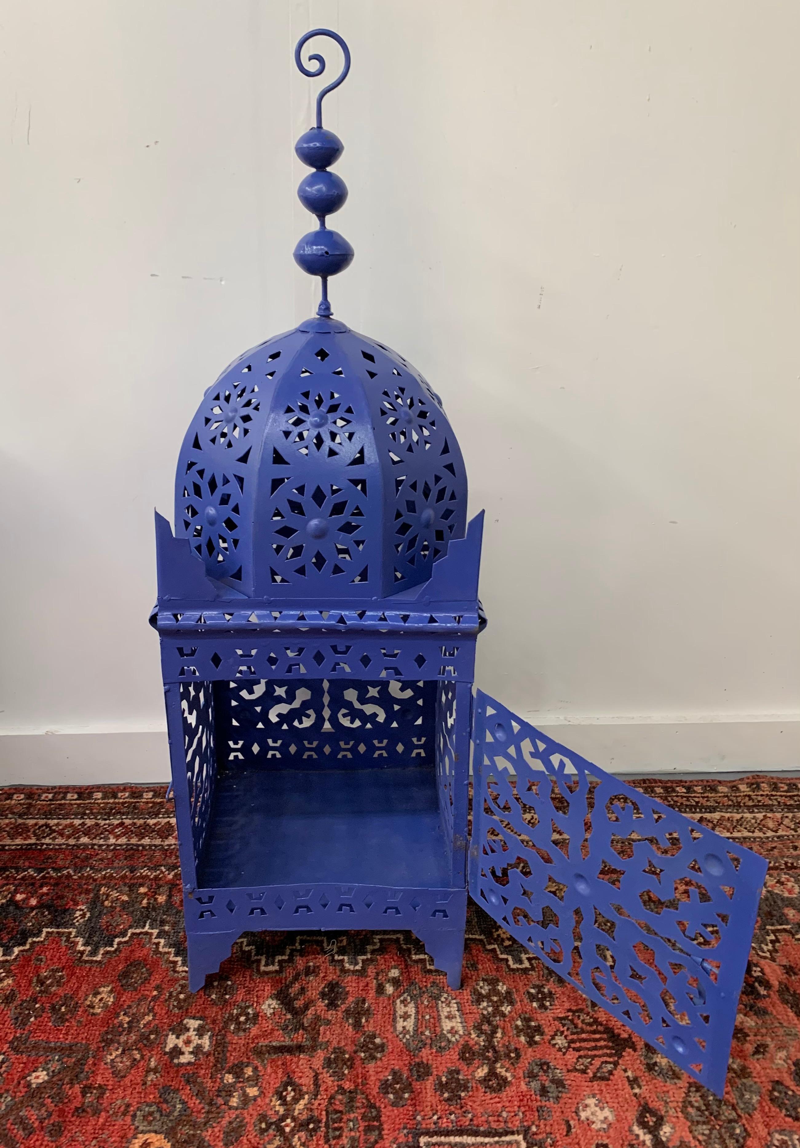Garden Floor Lantern or Candleholder in Blue, a Pair In Good Condition For Sale In Plainview, NY