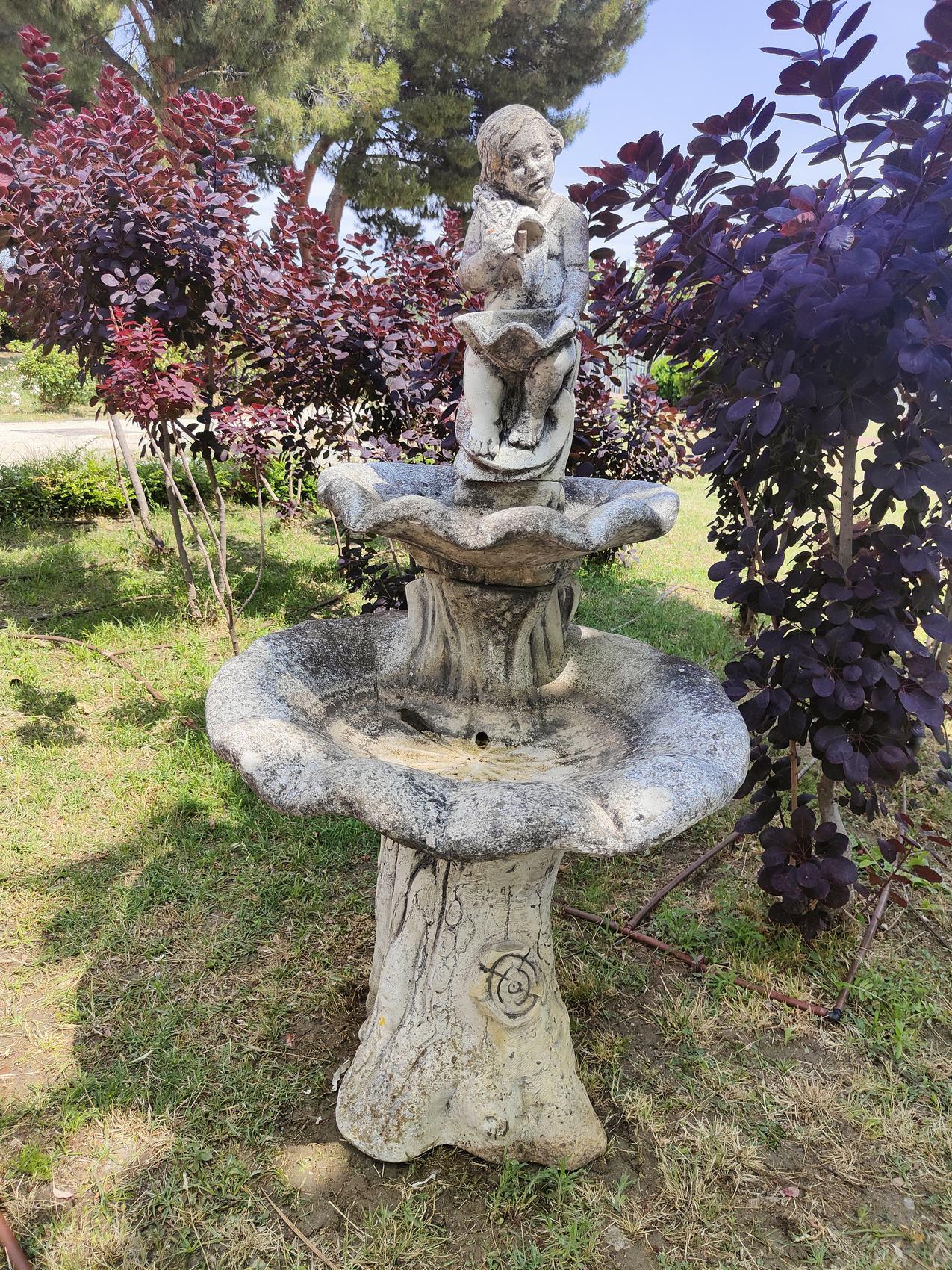 Gartenbrunnen aus der Mitte des 20. Jahrhunderts im Angebot 13