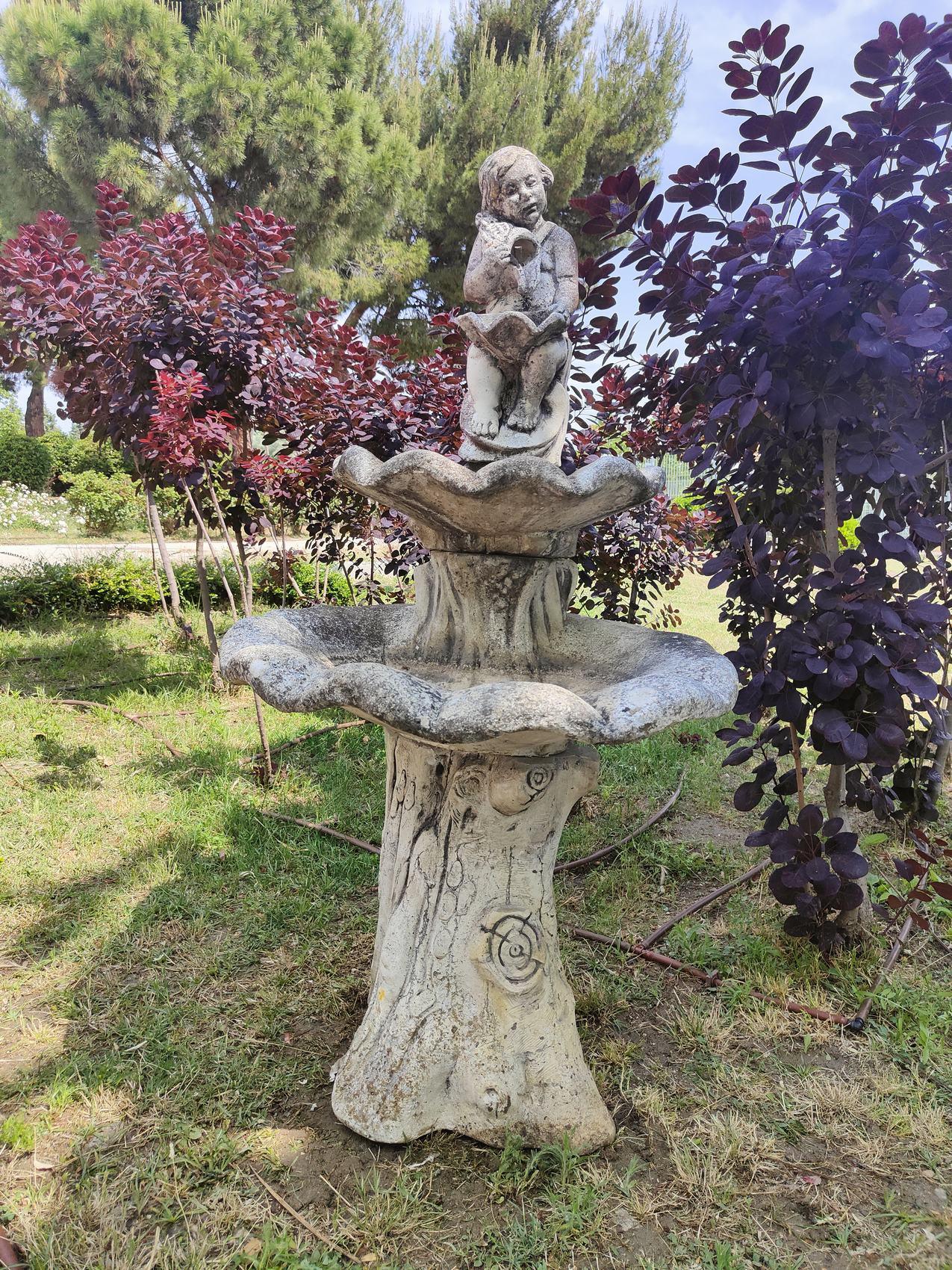Gartenbrunnen aus der Mitte des 20. Jahrhunderts im Angebot 4