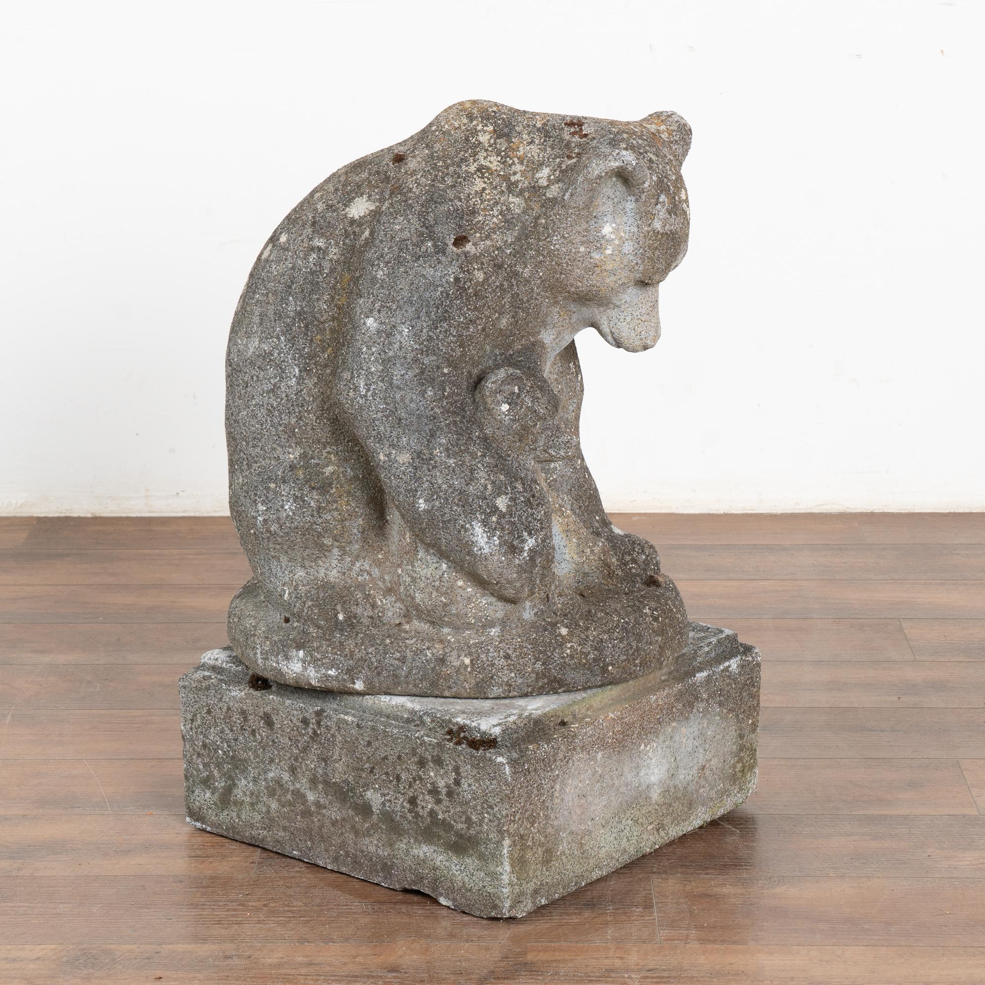 Escultura de piedra caliza de jardín de Oso y Cachorro, Dinamarca circa 1910-30 Danés en venta