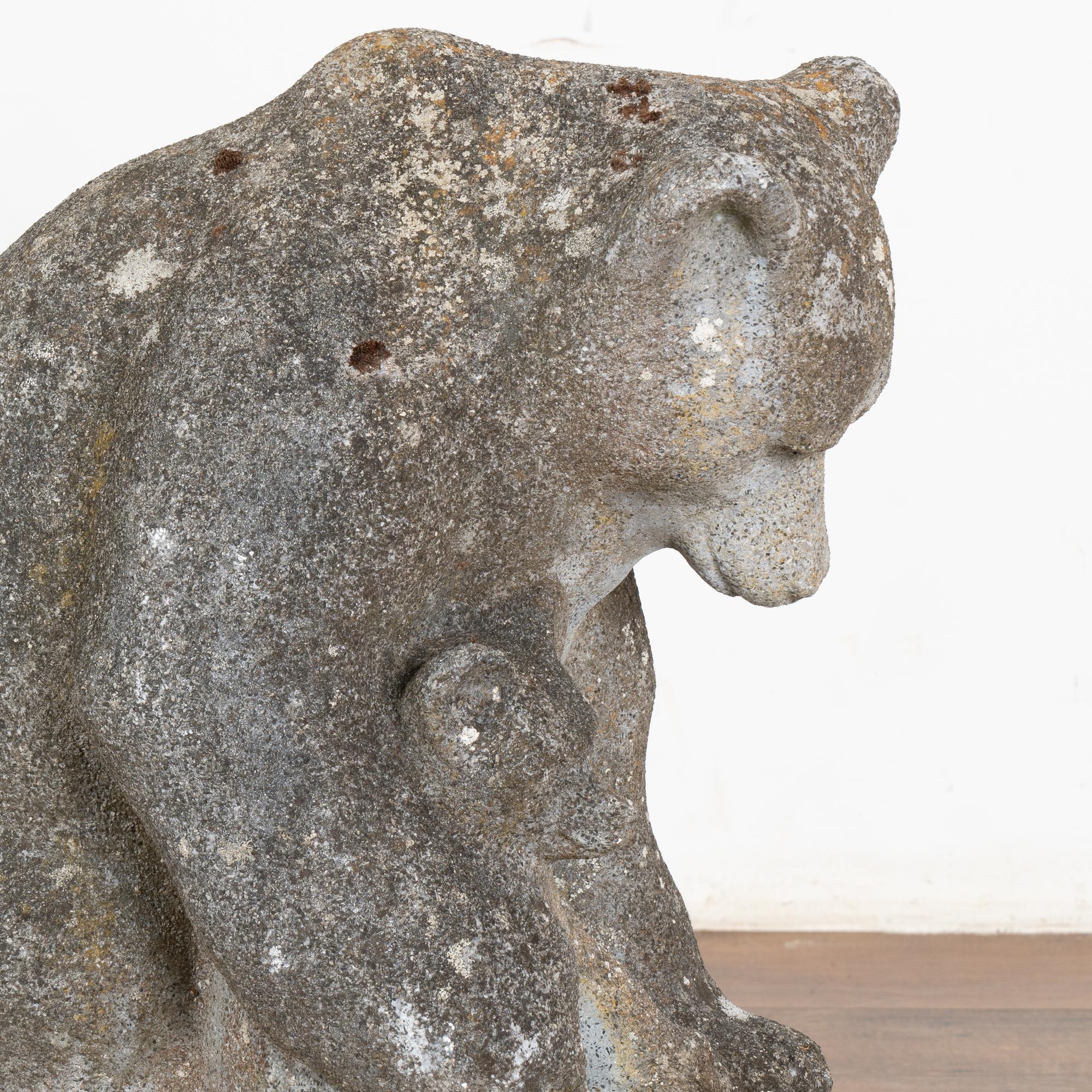 Escultura de piedra caliza de jardín de Oso y Cachorro, Dinamarca circa 1910-30 en Bueno estado para la venta en Round Top, TX
