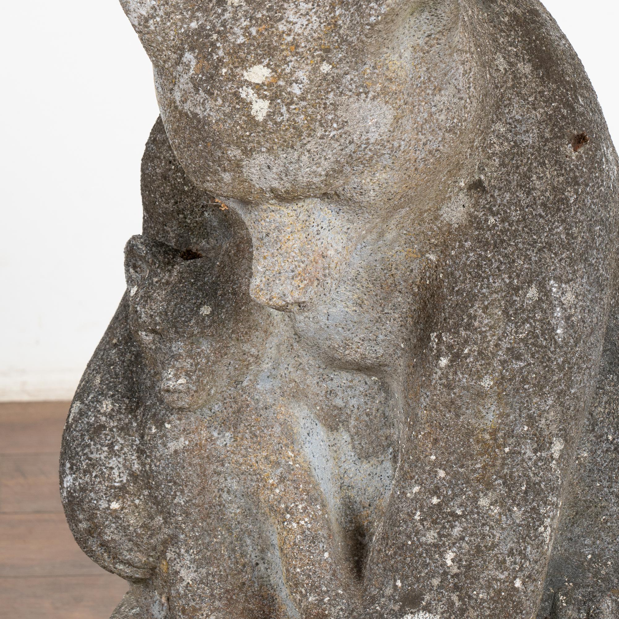 Escultura de piedra caliza de jardín de Oso y Cachorro, Dinamarca circa 1910-30 Caliza en venta