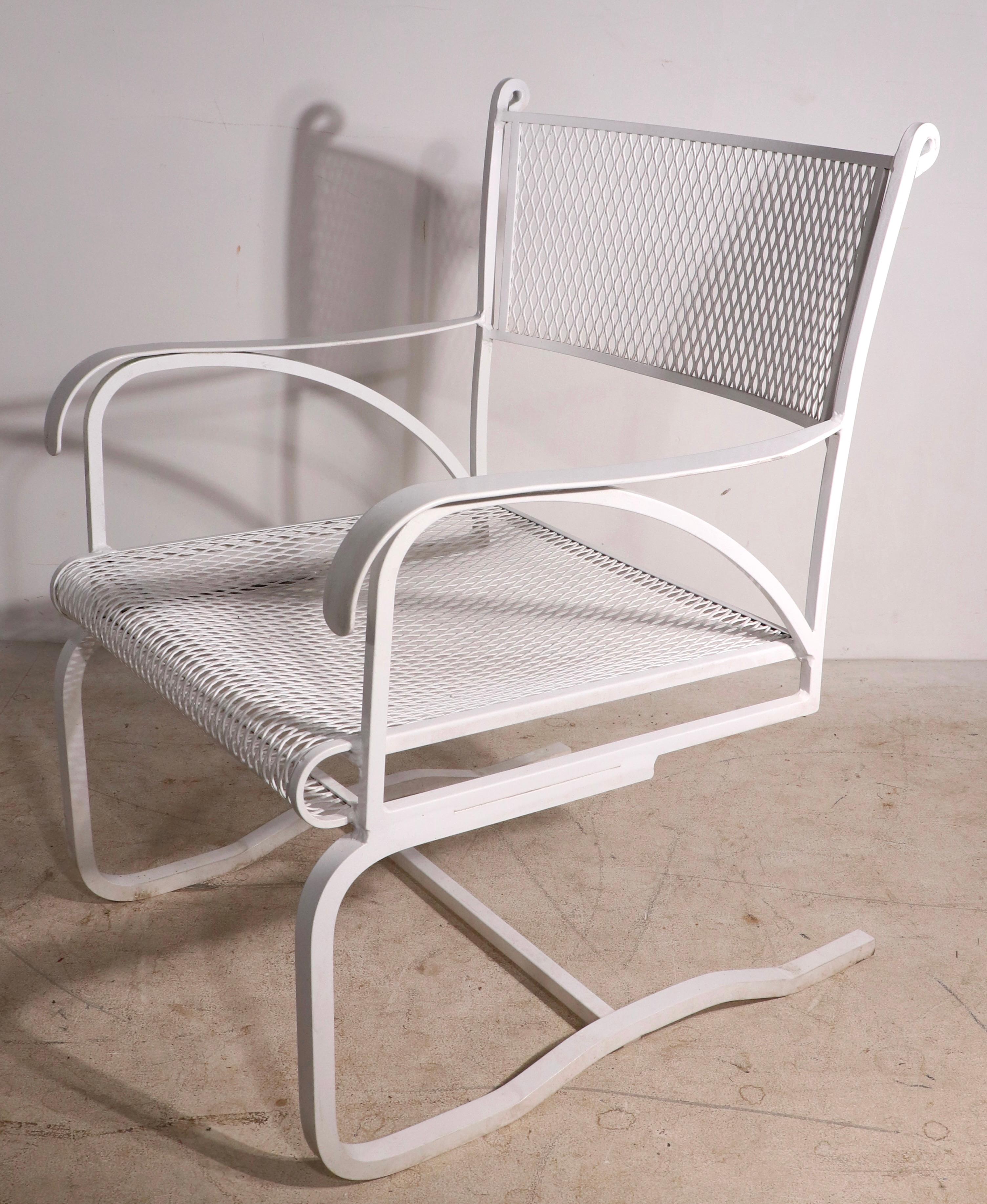 Garden Patio Poolside Cantilevered Arm Chair Att. to Woodard In Good Condition For Sale In New York, NY