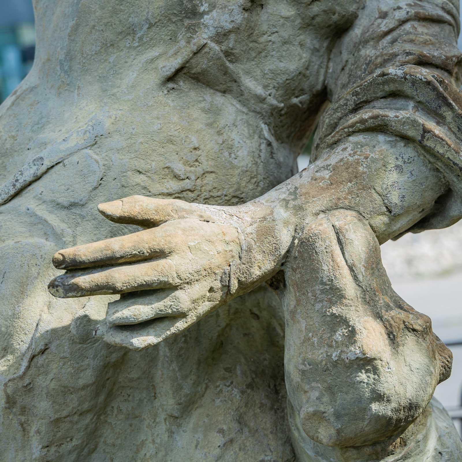 Sculpture de jardin d'un chasseur en vente 9