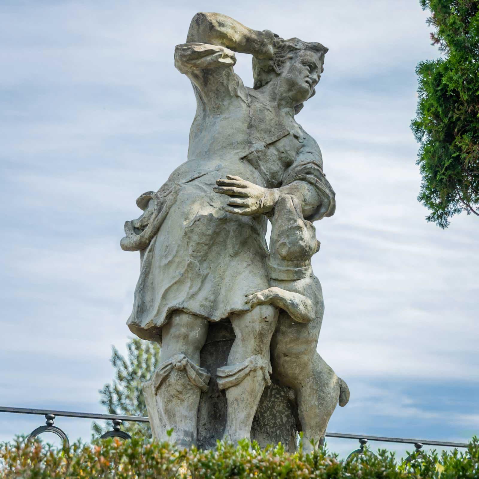 Escultura de jardín de un cazador Barroco en venta