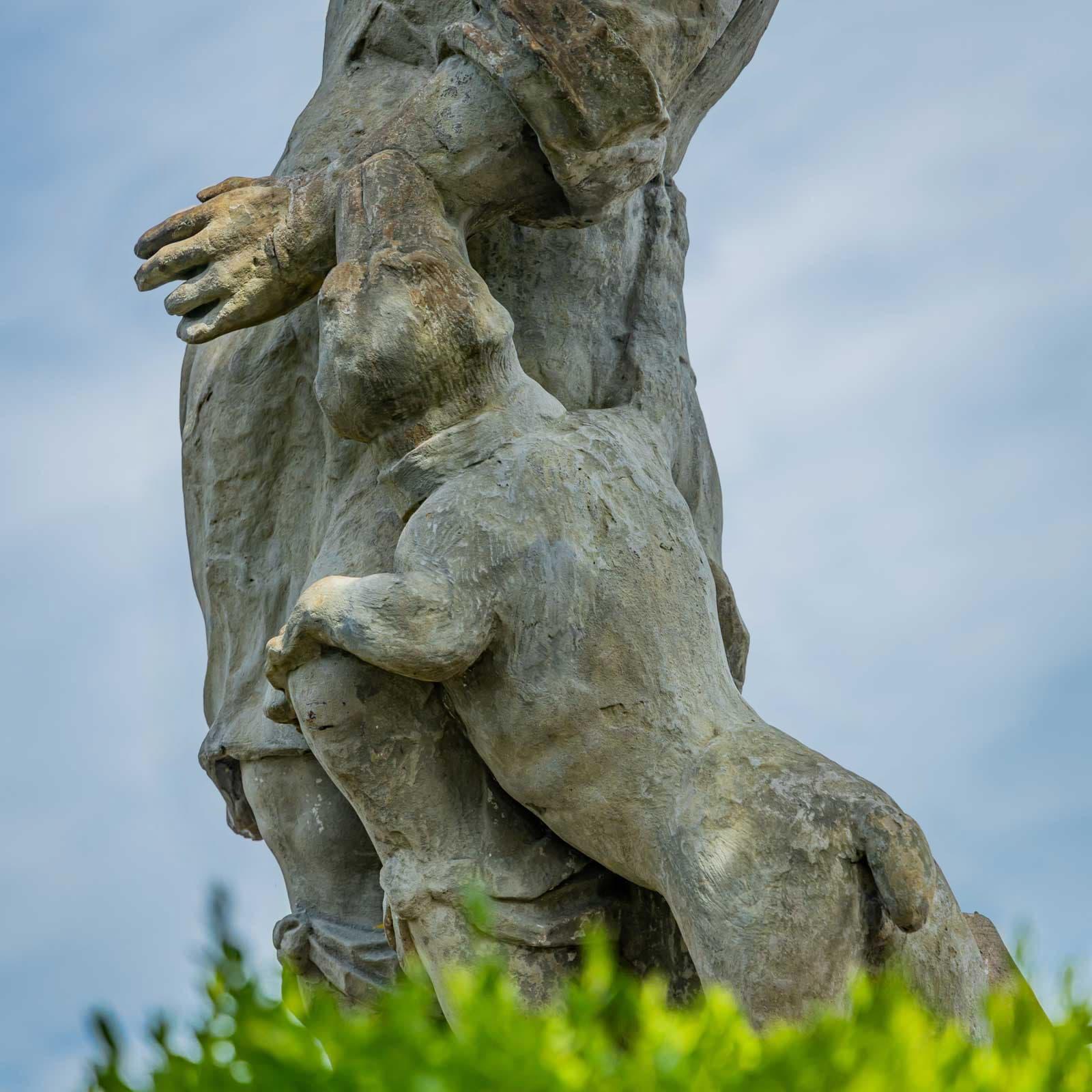 Sculpture de jardin d'un chasseur en vente 2