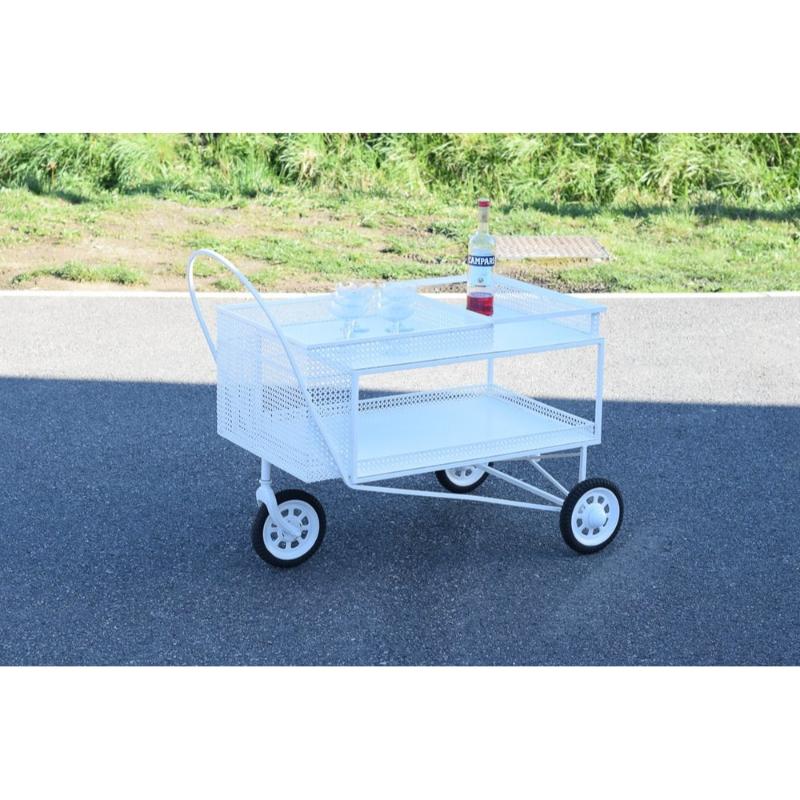 Gartenservierwagen aus perforiertem, weiß lackiertem Metall, Frankreich, 1950er Jahre (20. Jahrhundert) im Angebot