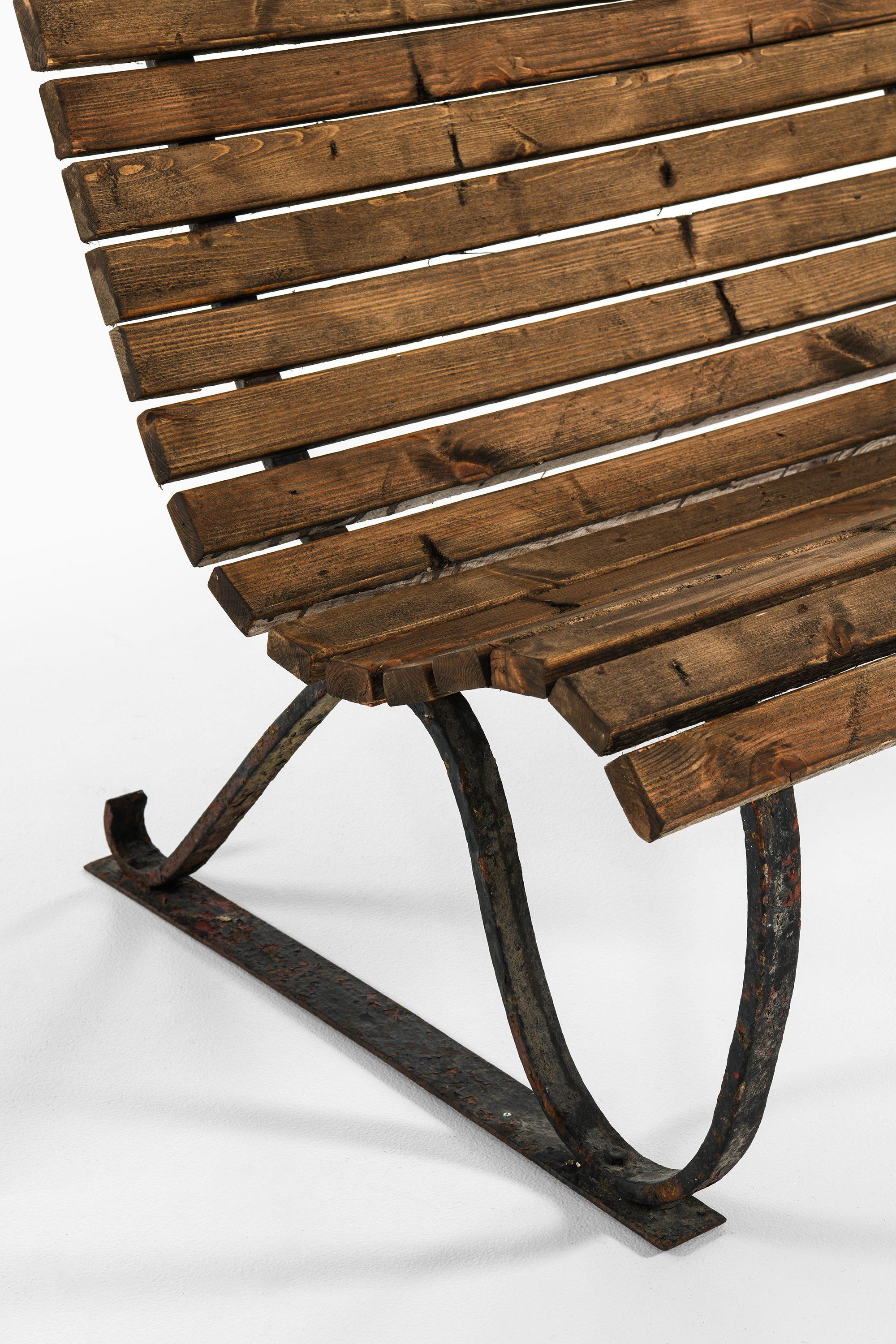 20ième siècle Canapé de jardin en fonte et bois, années 1940 en vente