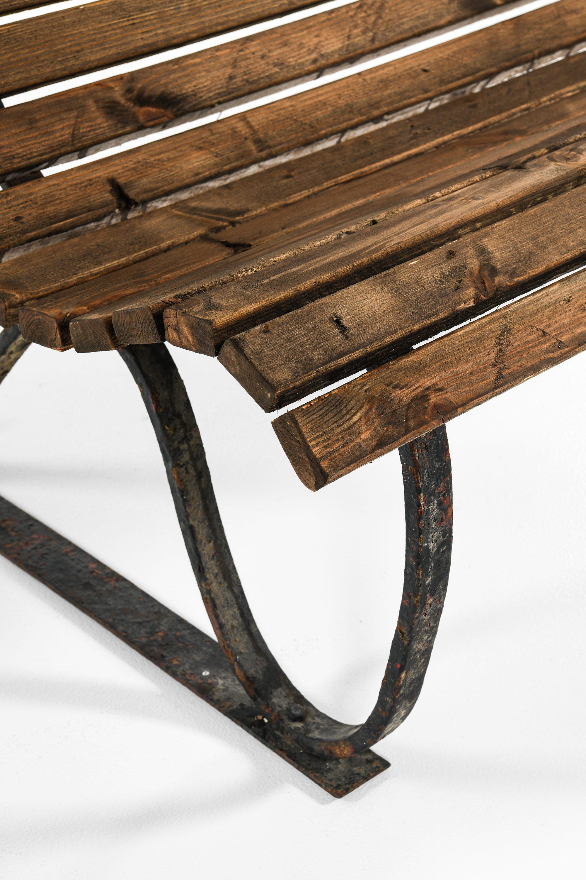 Bois Canapé de jardin en fonte et bois, années 1940 en vente
