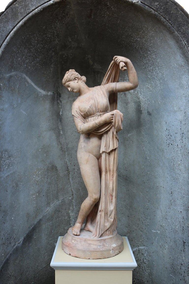 Garden Statue Depicting the Callipygian Venus For Sale at 1stDibs