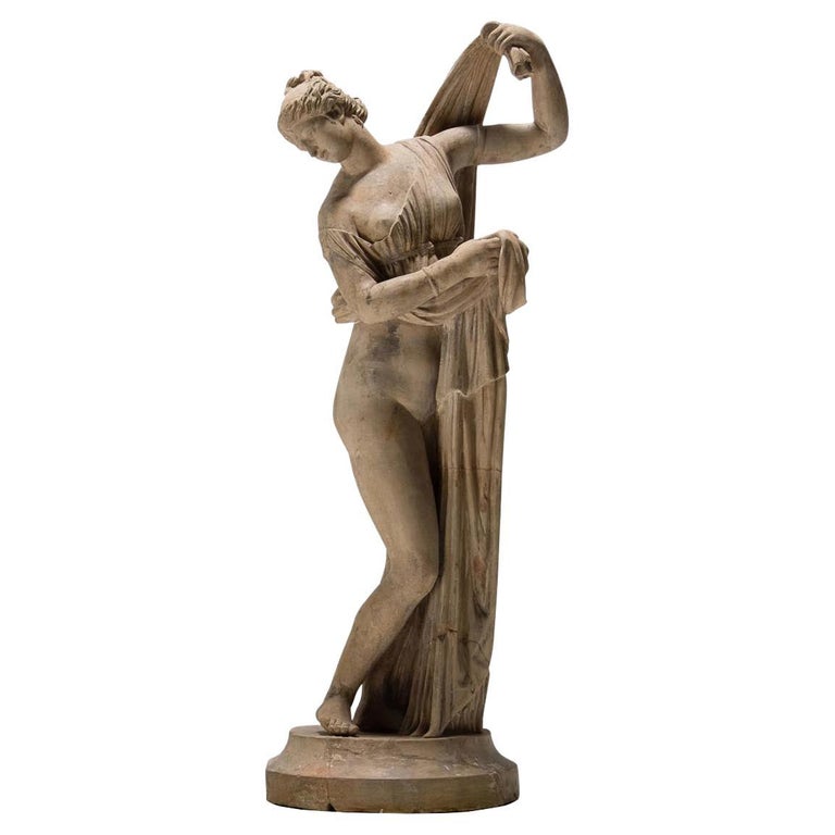 Garden Statue Depicting the Callipygian Venus For Sale at 1stDibs