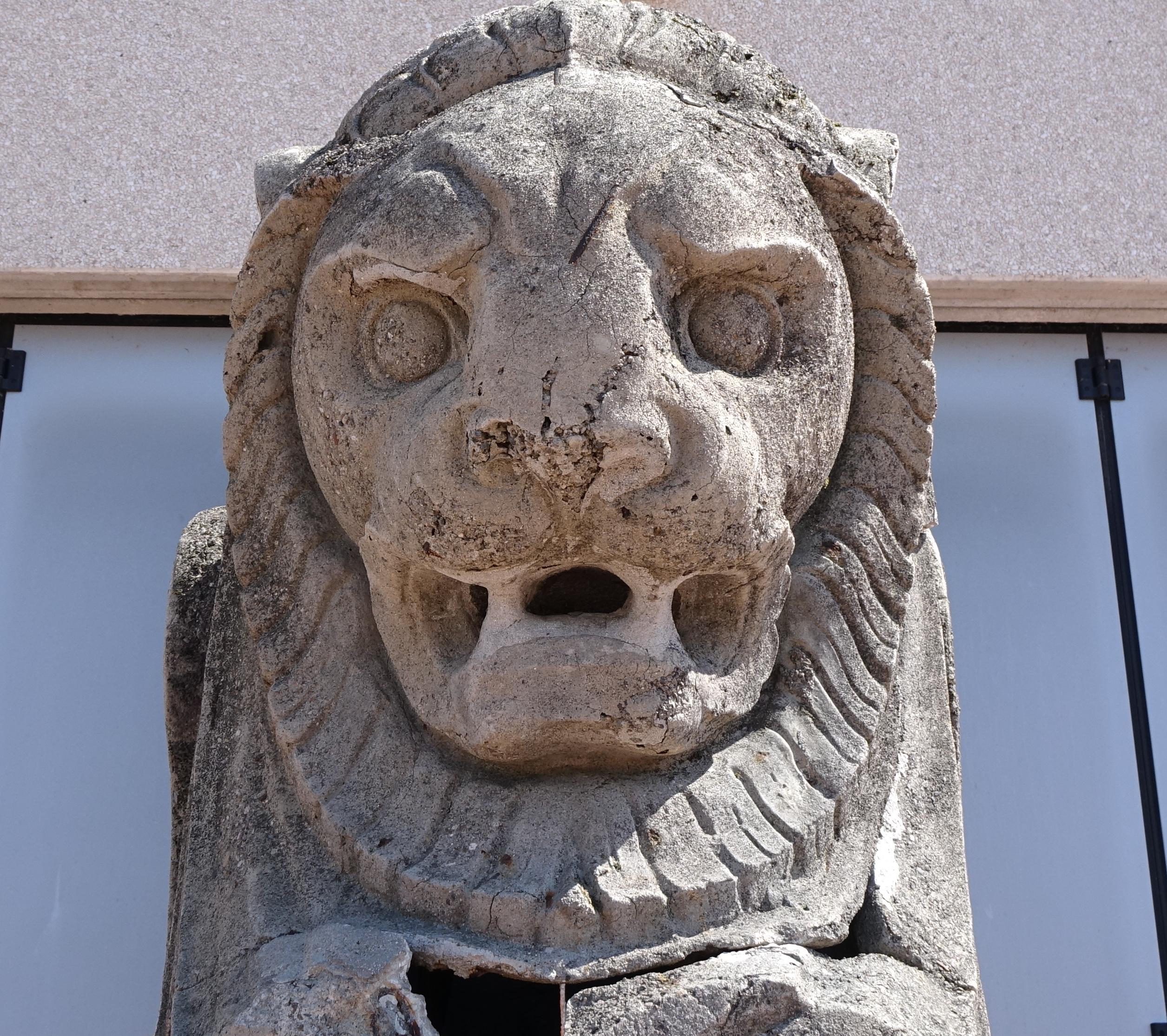 Garden statue, sphinx made for the central station of Milan, Stacchini De grandi For Sale 1