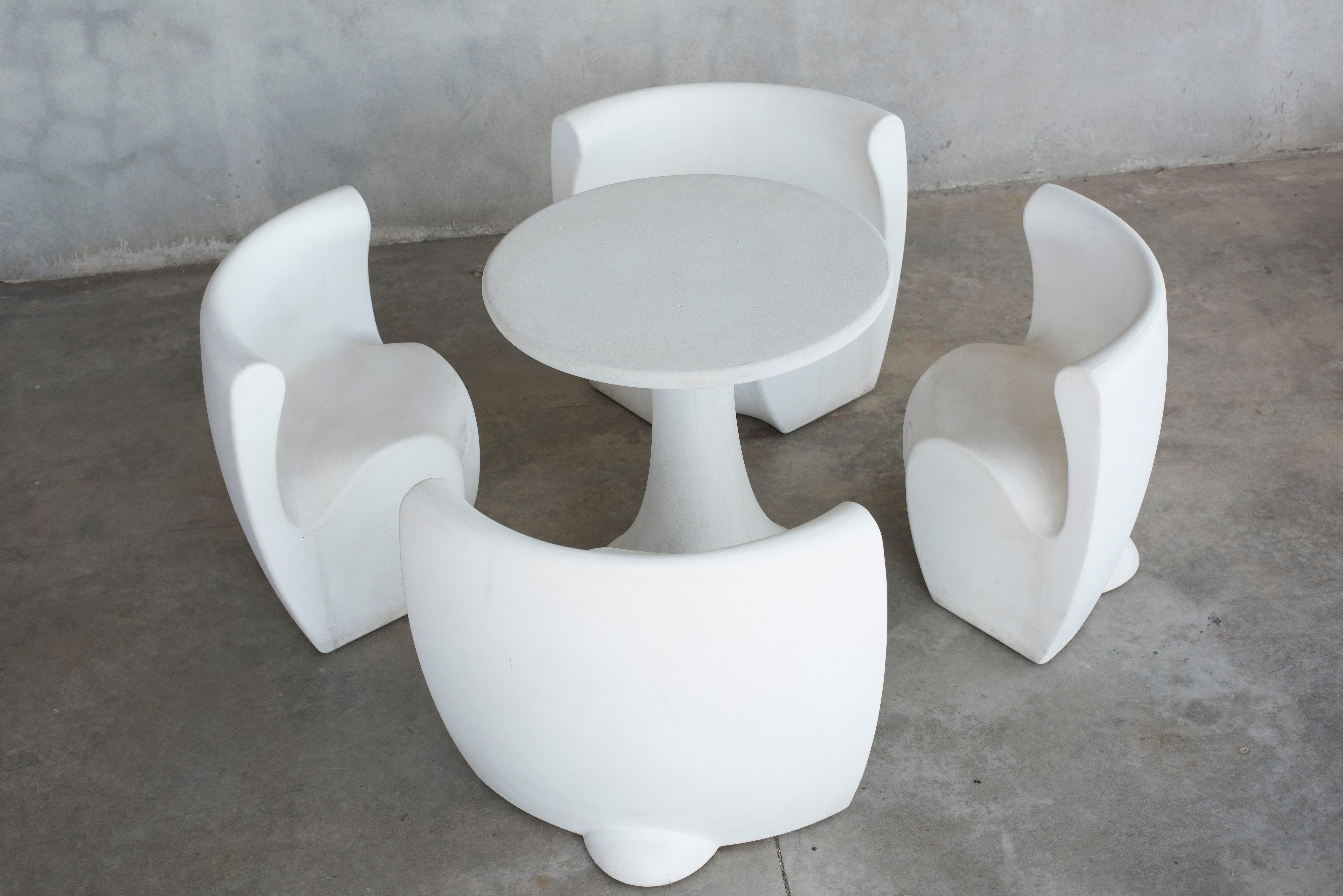 Garden white resin set rounded table and four chairs
size of table : D. 80 H 73 cm
size of each armchair W 78 D .50 H.73 cm
A video is available upon request.

     
  