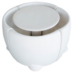 Ensemble de table et quatre chaises rondes en résine blanche de jardin