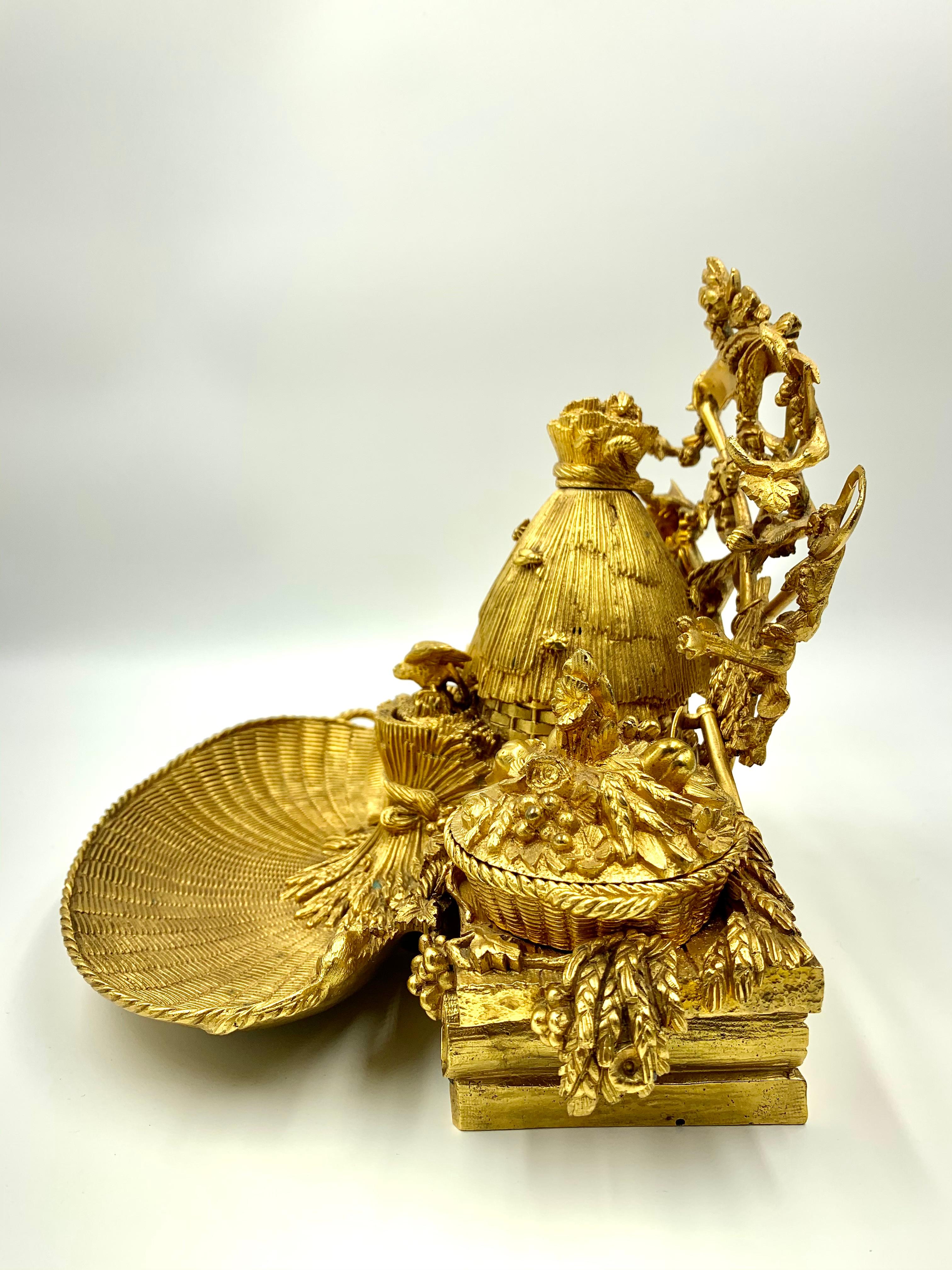 Gardener's Delight, Antike französische Empire vergoldete Bronze Bienenstock Modell Encrier im Angebot 1