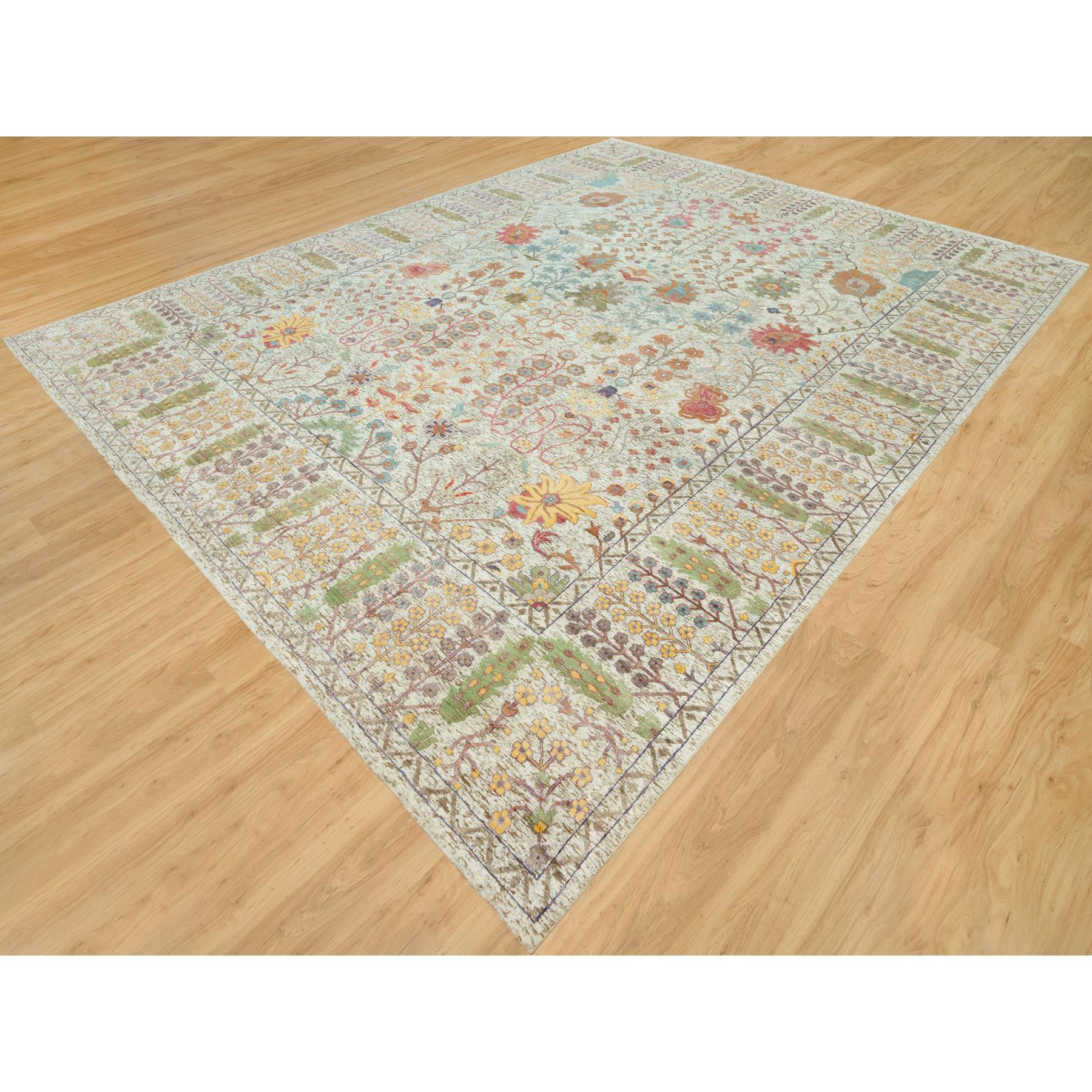 Gardenia Weißer handgeknüpfter orientalischer Teppich aus Seide und Wolle in Vasendesign 11'8