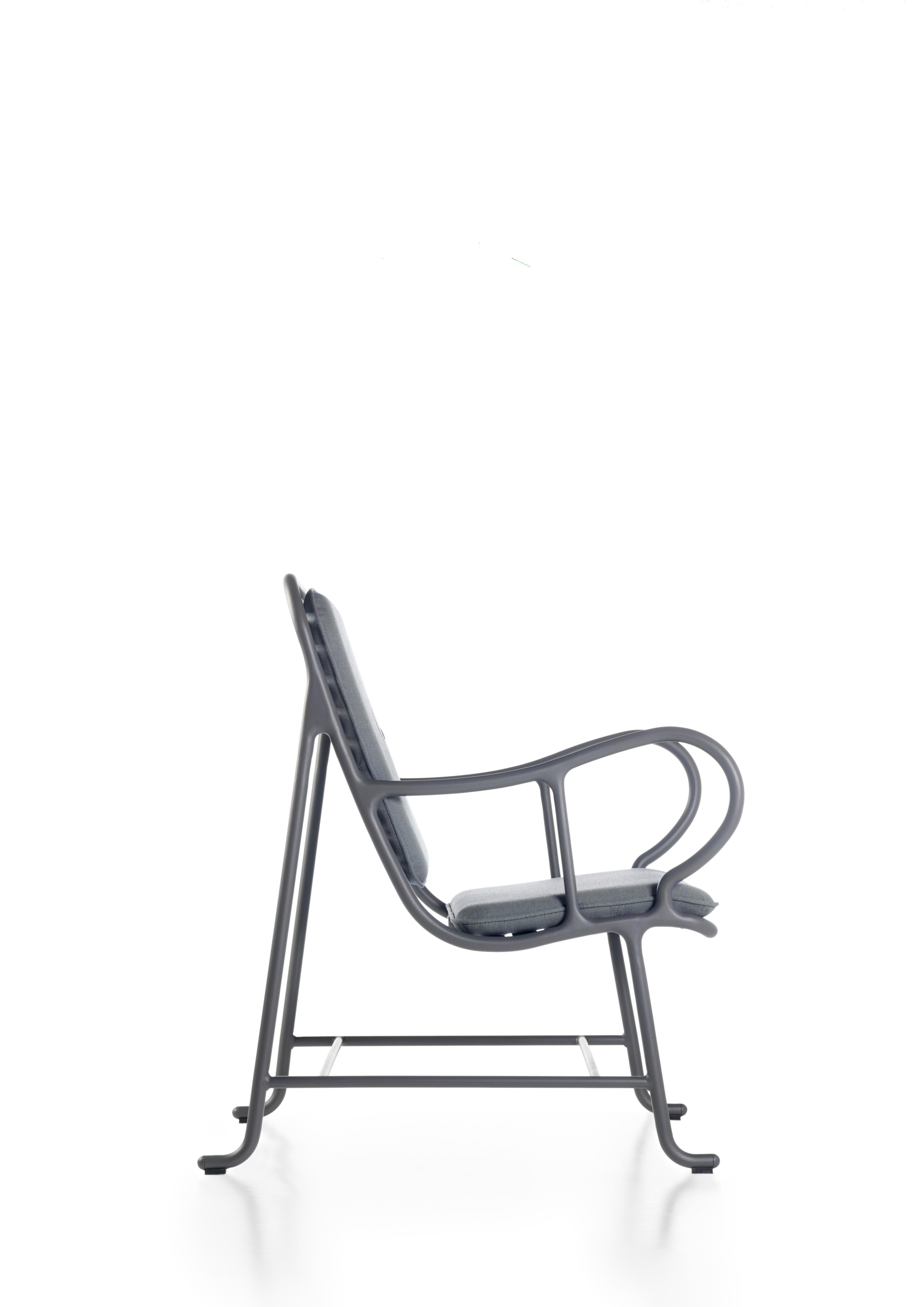 Modern Outdoor armchair by Jaime Hayon grey powder coated aluminum, grey leather fabric For Sale