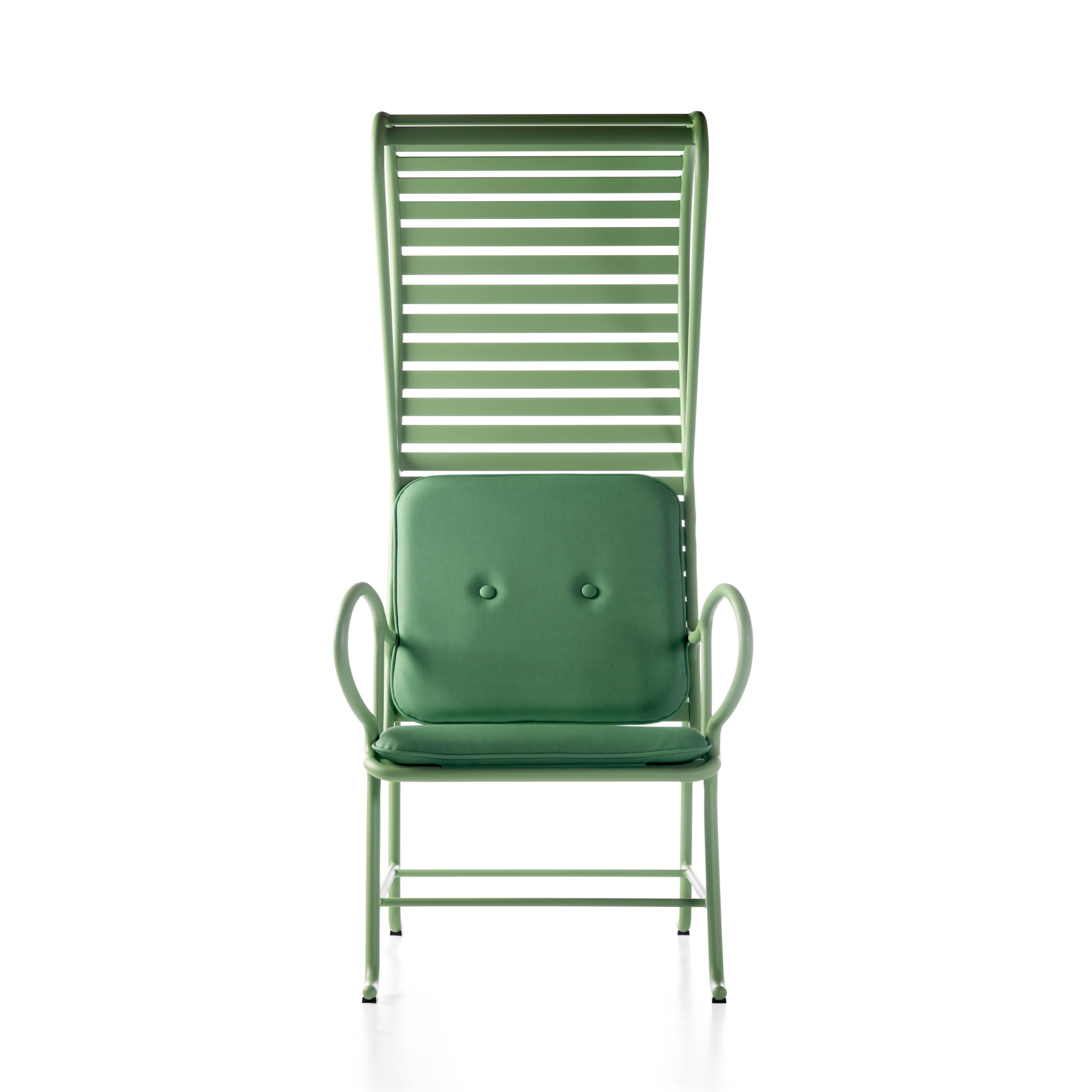 The Gardenias Collection is the second largest collection by Jaime Hayon for BD.

Structure made of cast and extruded aluminium. Powder-coated green (RAL 6021) with Alesta by Axalta.
Removable upholstery and removable cushion covers, waterproof and