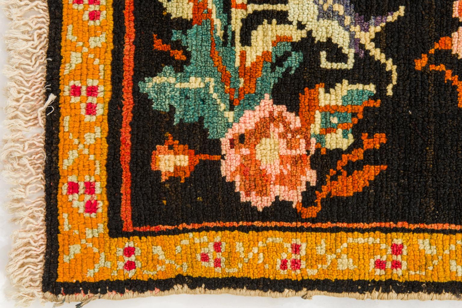 Caucasian Vintage Carpet with a Good Price  for Closing Activities For Sale 2