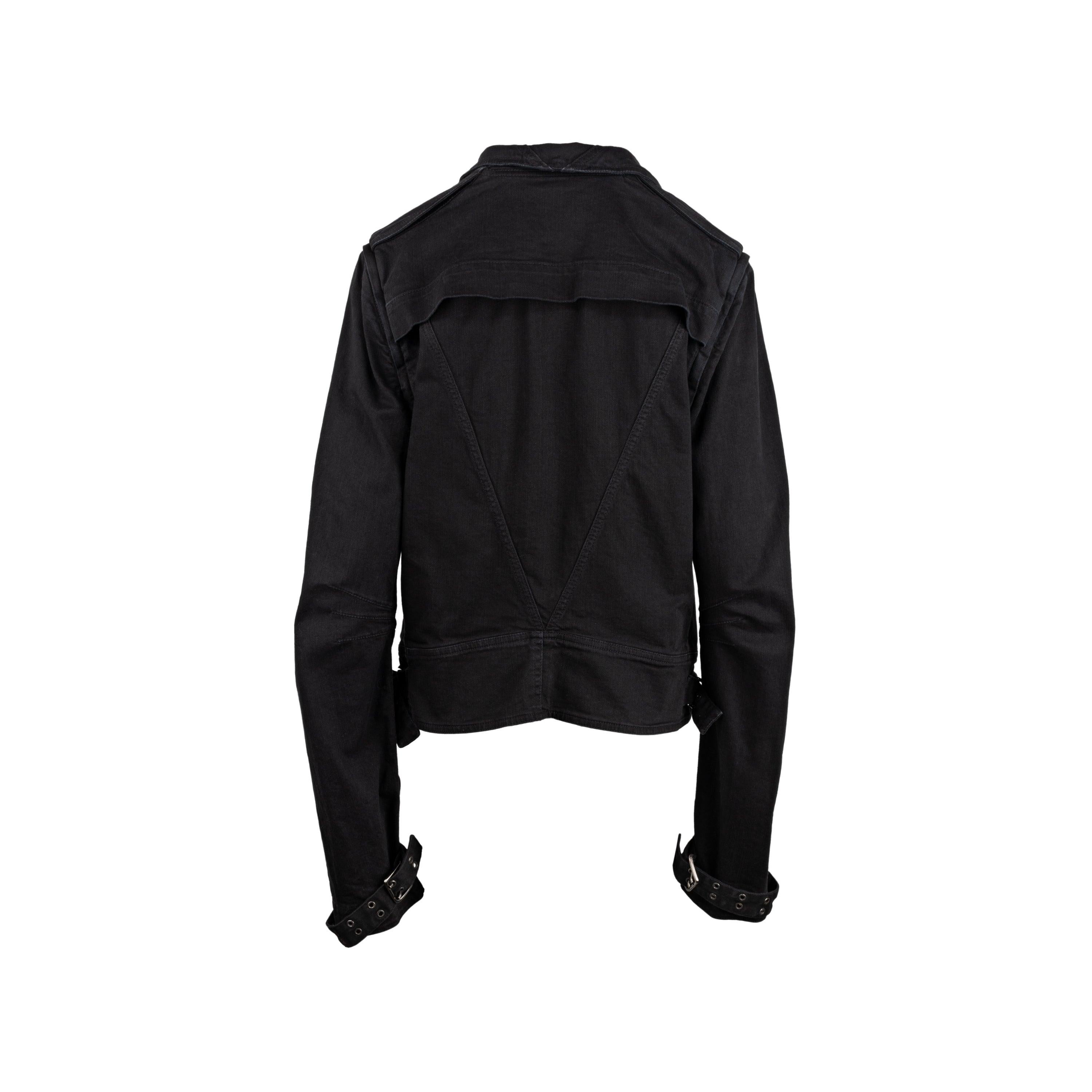 Gareth Pugh cotton jacket. Featuring a maxi lapel, long sleeves and an asymmetric zip fastening. Total length:60; Measure sleeves:81; Bust:51; Shoulders:15;