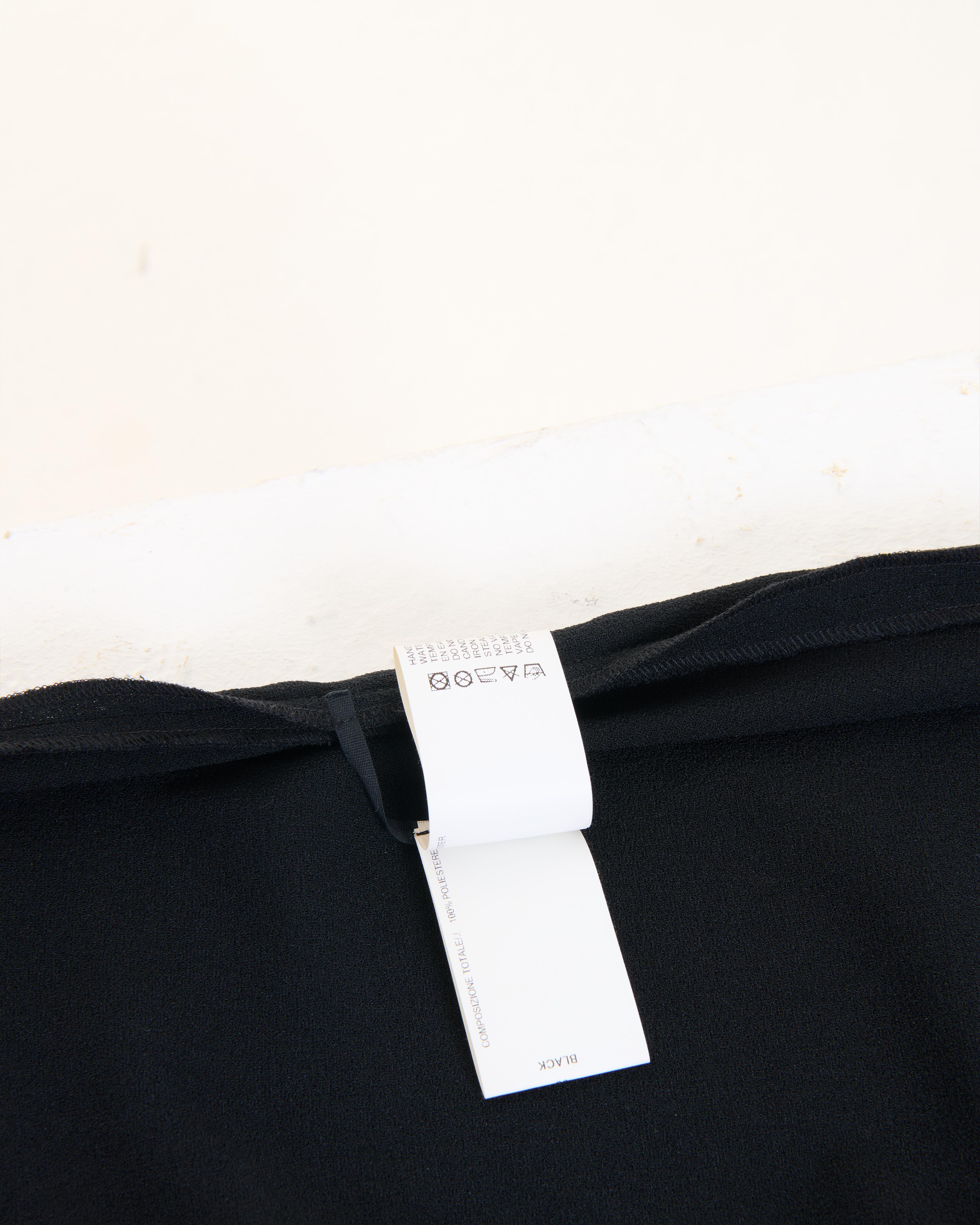 Gareth Pugh Vestido largo negro con cuello en V en venta 5